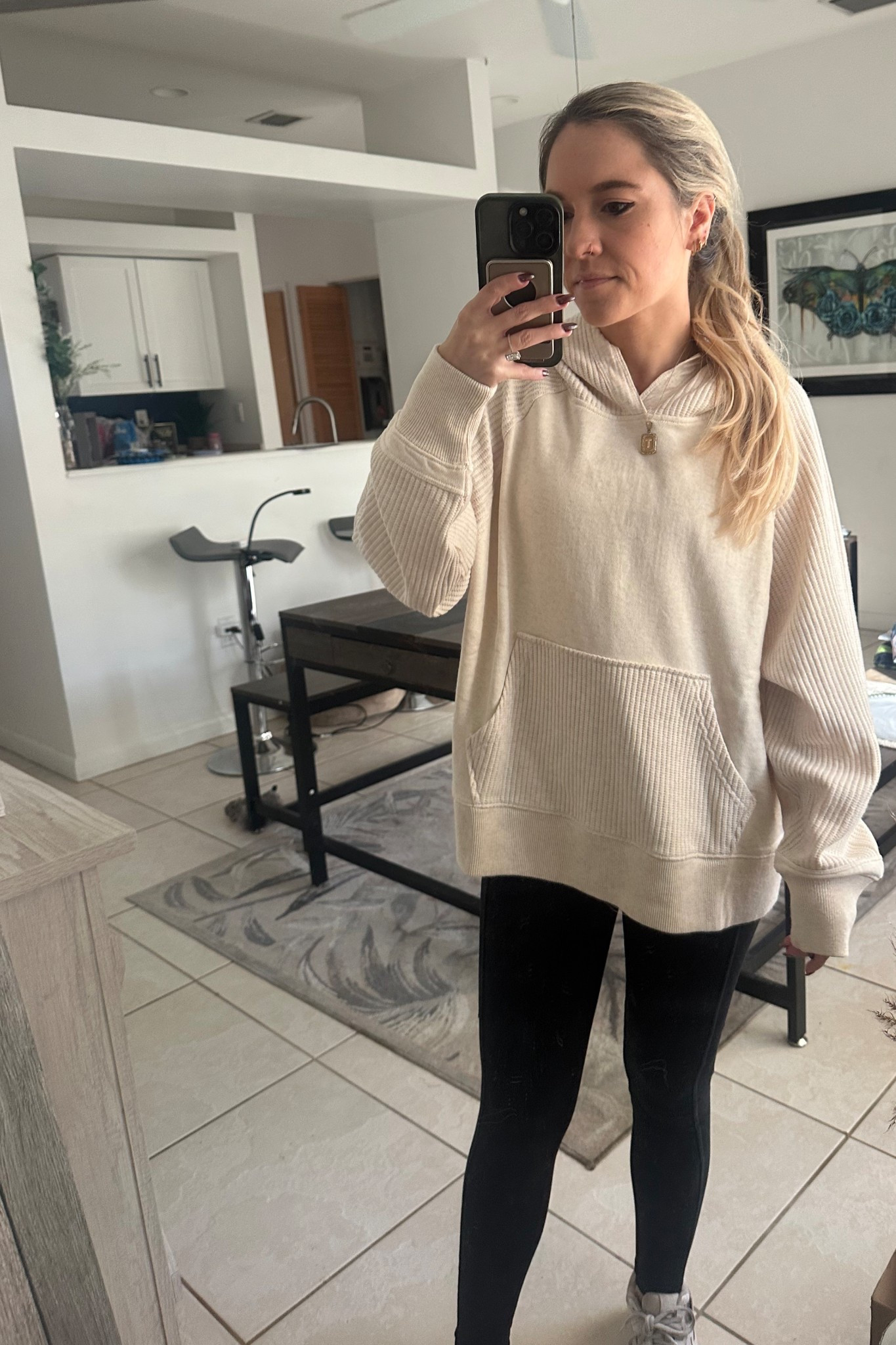 Some new athleisure clothes came in today from American Eagles sale! Wearing leggings in small and sweatshirt in XS, it’s very oversized!

#LTKPetite #LTKCyberWeek #LTKActive