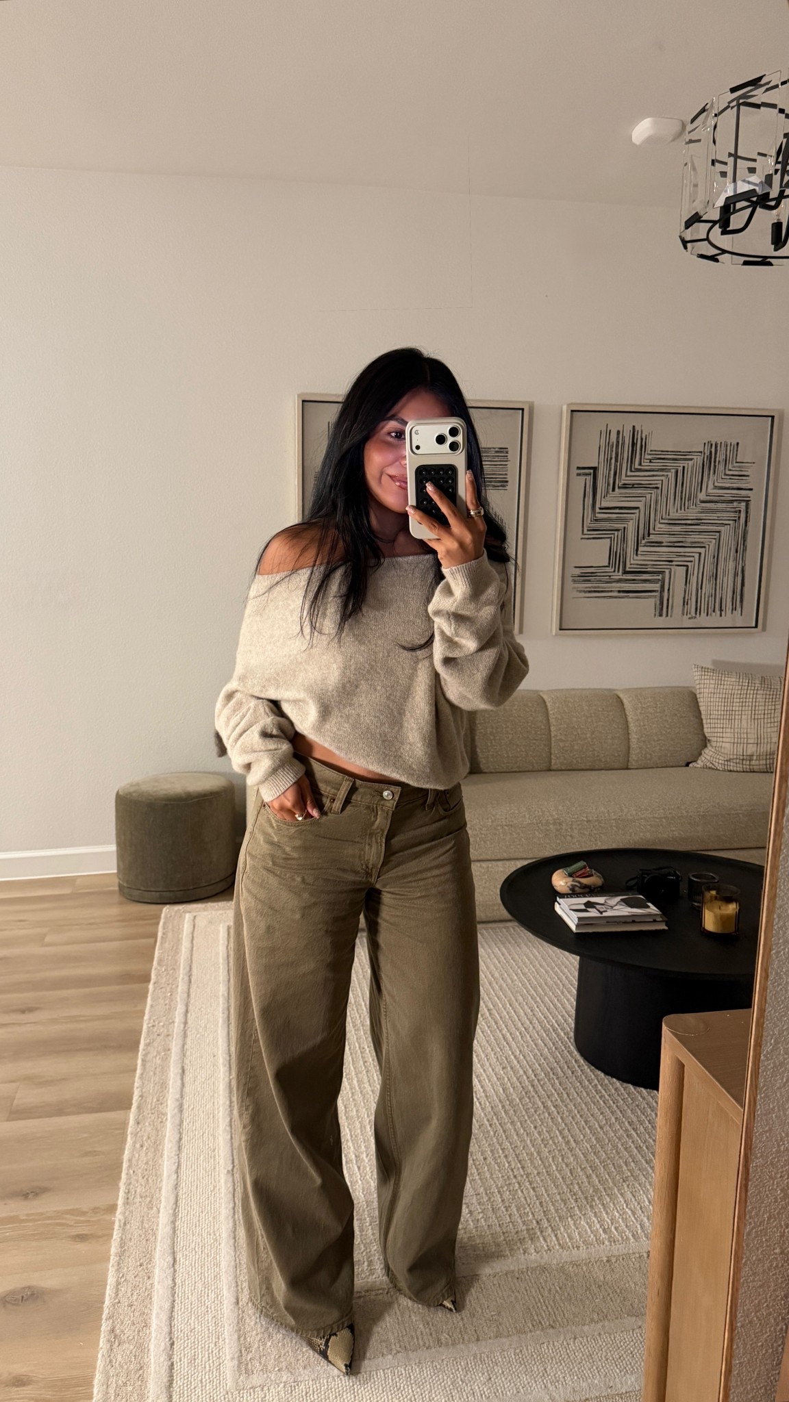 Casual dinner fit! 🫒 Size 27 jeans and XS sweater