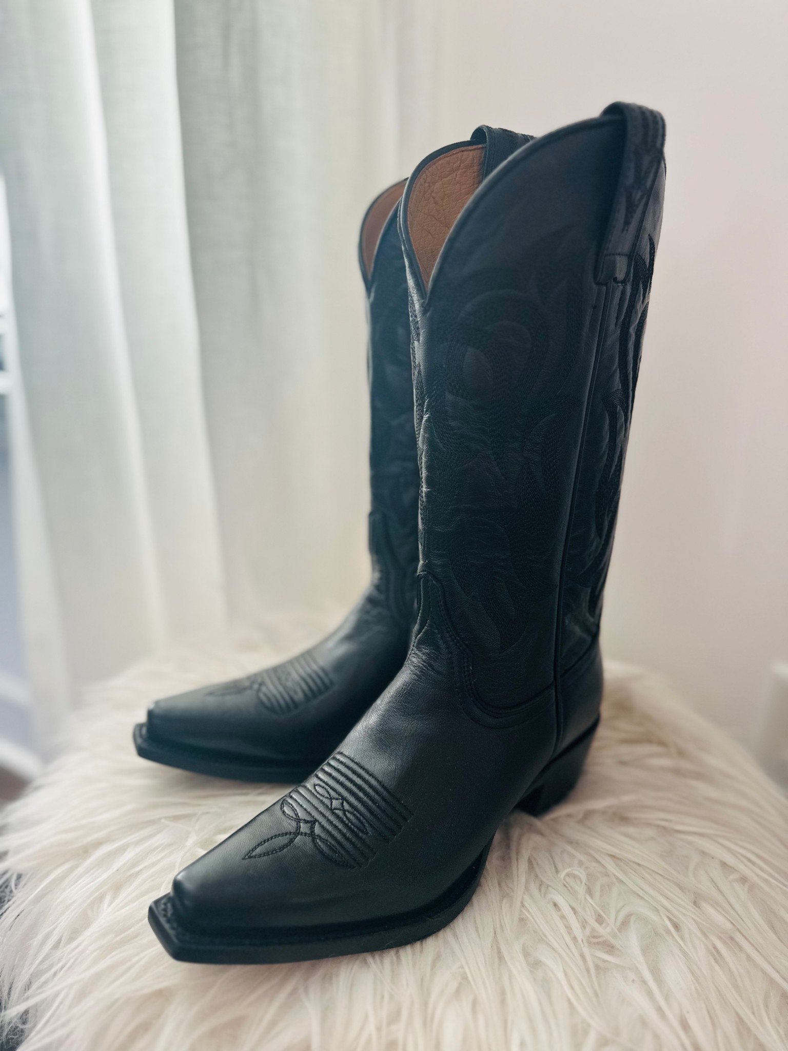 My new fav pair of cowboy boots!!! So classy and so comfortable 🖤✨

#LTKGiftGuide #LTKStyleTip #LTKShoeCrush