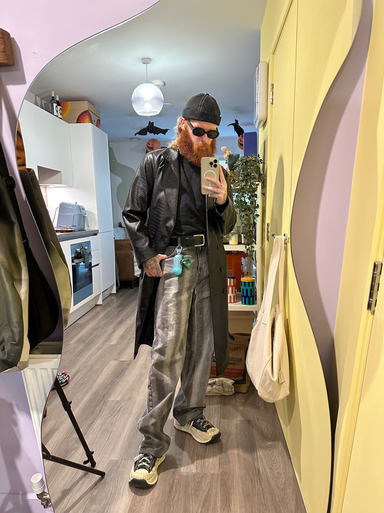 Pvc trench coat, grey baggy jeans, black hat, platform trainer, black converse, asos, pull and bear 

#LTKSeasonal #LTKeurope #LTKstyletip