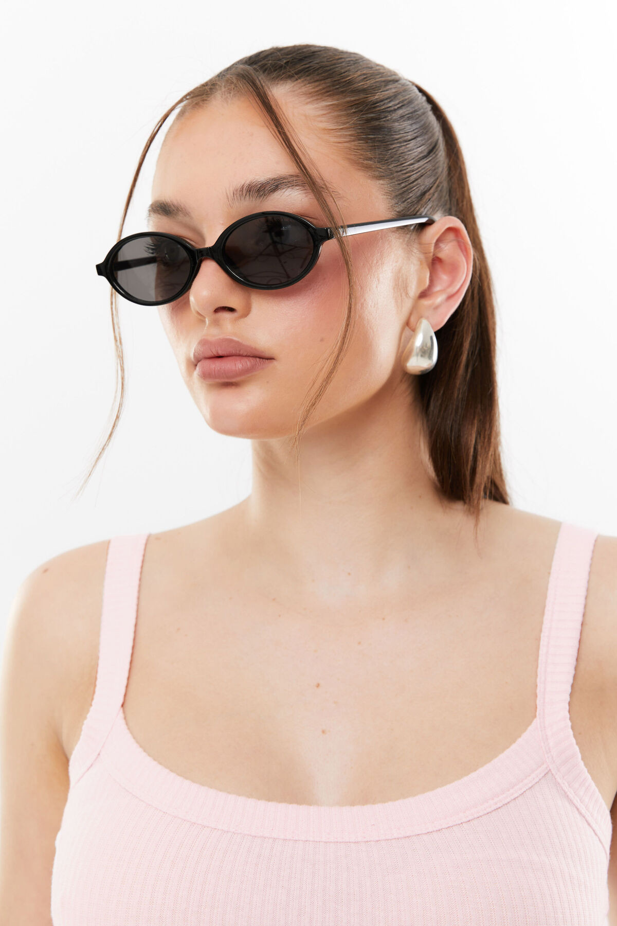 Addie Classic Oval Sunglasses | Supre (AU & NZ)