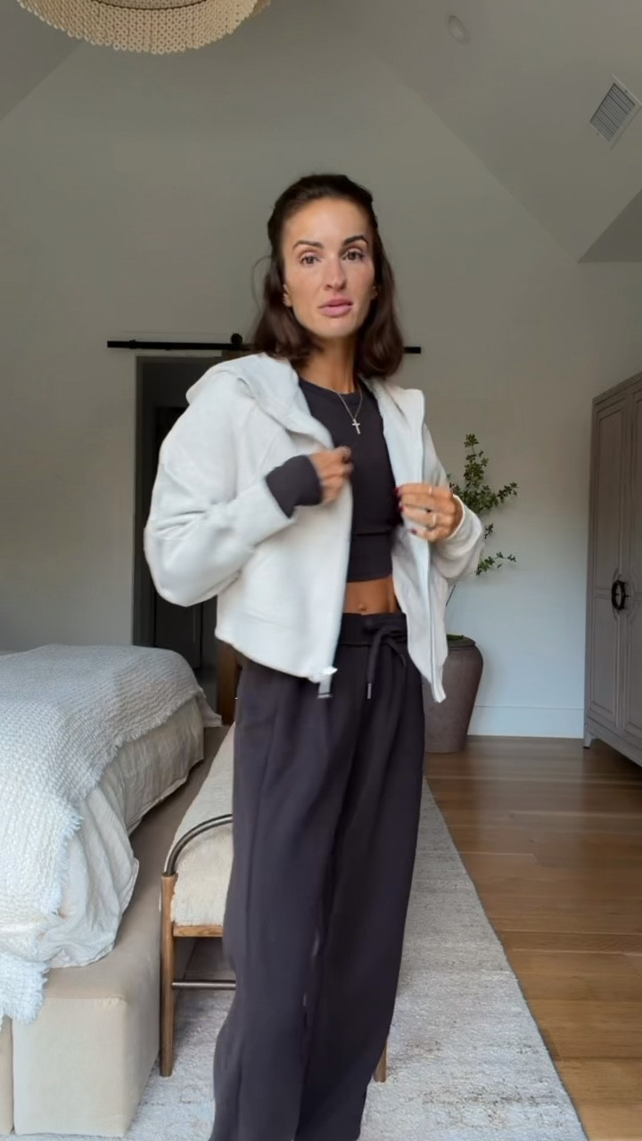 one of my favorite hoodies is included in the early black friday sale at lululemon!🫶🏼