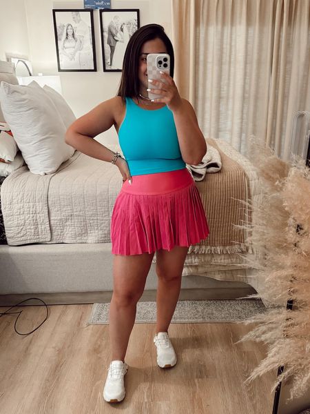 How cute is this summer workout look?? The sports bra is in a size small and the skort is in a medium! 
summer gym look, summer workout look, bigger bust friendly sports bra, tennis skort, pickle ball outfit

#LTKSeasonal #LTKStyleTip #LTKFindsUnder50
