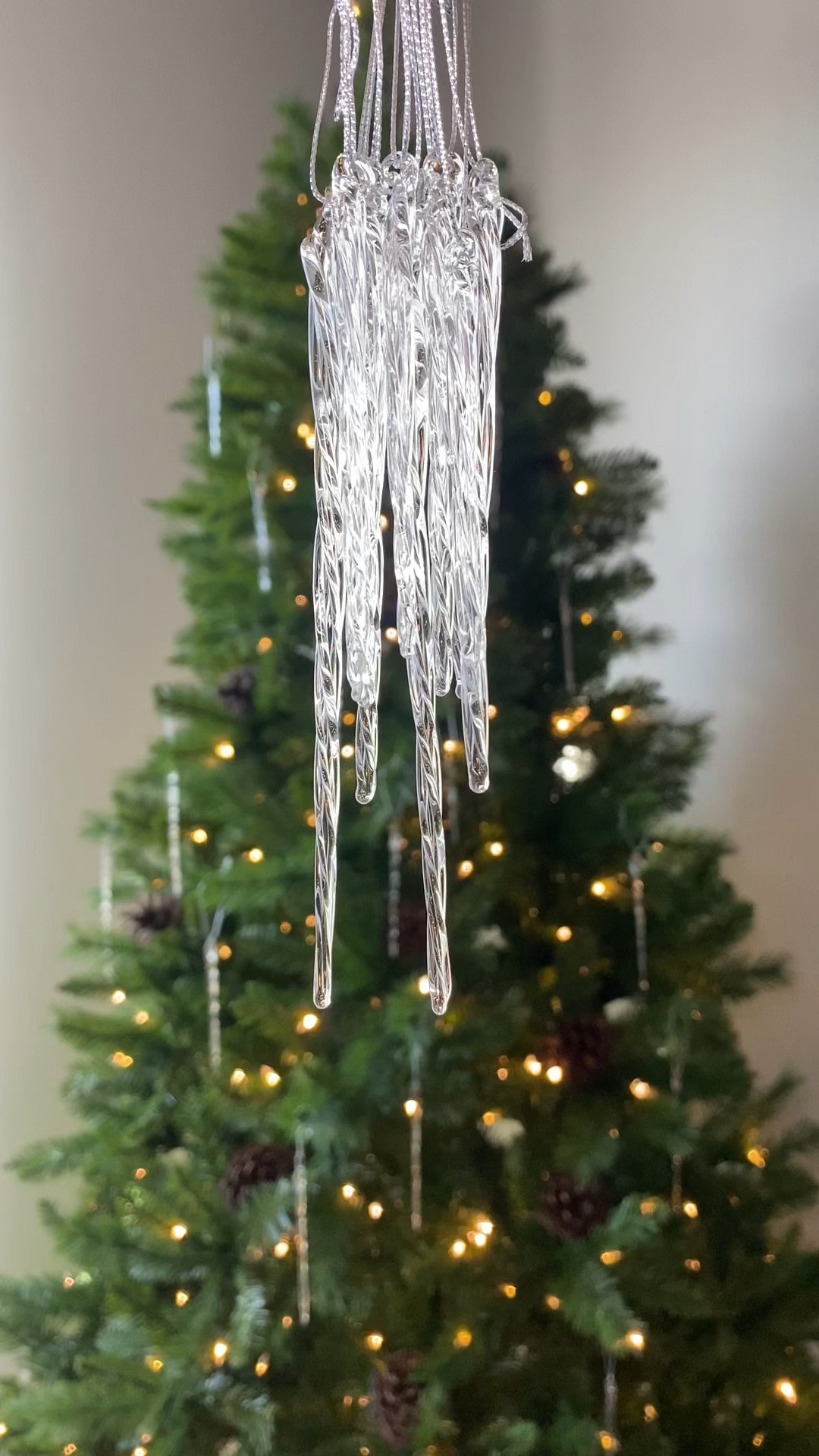Doing a minimal, natural kind of tree decor this year. Idk I kind of wanted my tree to just look like a winter wonderland lol is it too late to add snow? 🤔

#LTKSeasonal #LTKhome #LTKHoliday
