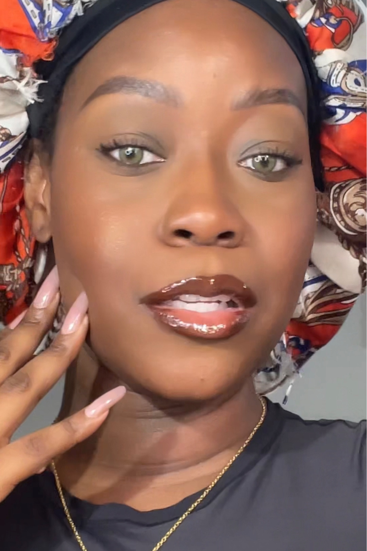 My easy 10min face from my GRWM for all my boos that requested it 

Featured products:
•Huda beauty faux filter foundation stick & easy bake powder in cherry blossom 
•Benefit cosmetics fan fest mascara, precisely my brow pencil, & butterfly blush
•Danessa Myricks yummy skin blurring balm powder
•Charlotte Tilbury Bronzer 
•Fenty beauty bronzer, brow  MVP and concealer
•Smashbox studio skin, flawless concealer 
•Mac Chestnut lip liner 
•Clear lipgloss 

#LTKbeauty #LTKFind