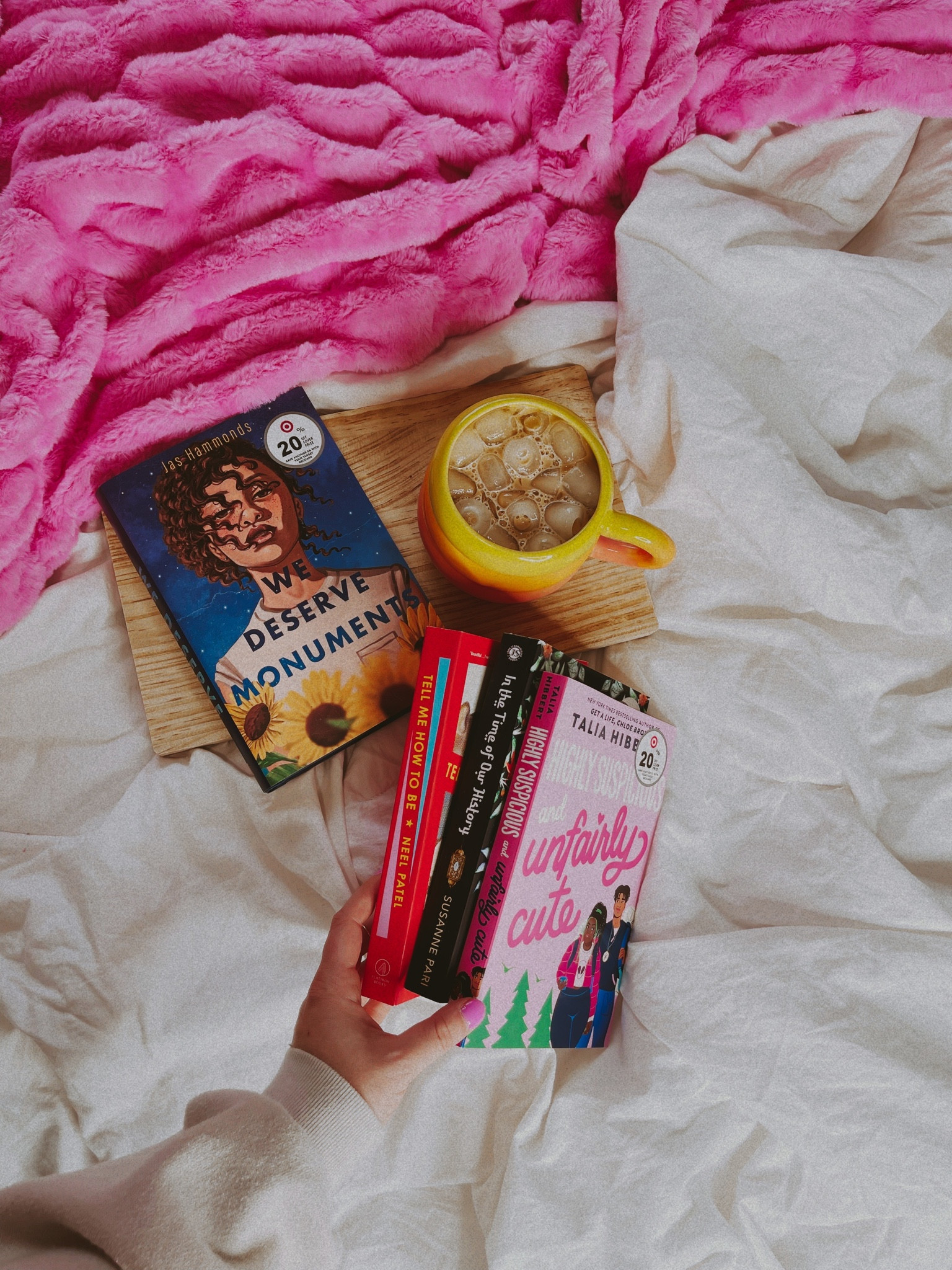 #bookstagram #books #targetbookclub
Cozy Reading
@target 

#LTKtravel #LTKunder50 #LTKFind