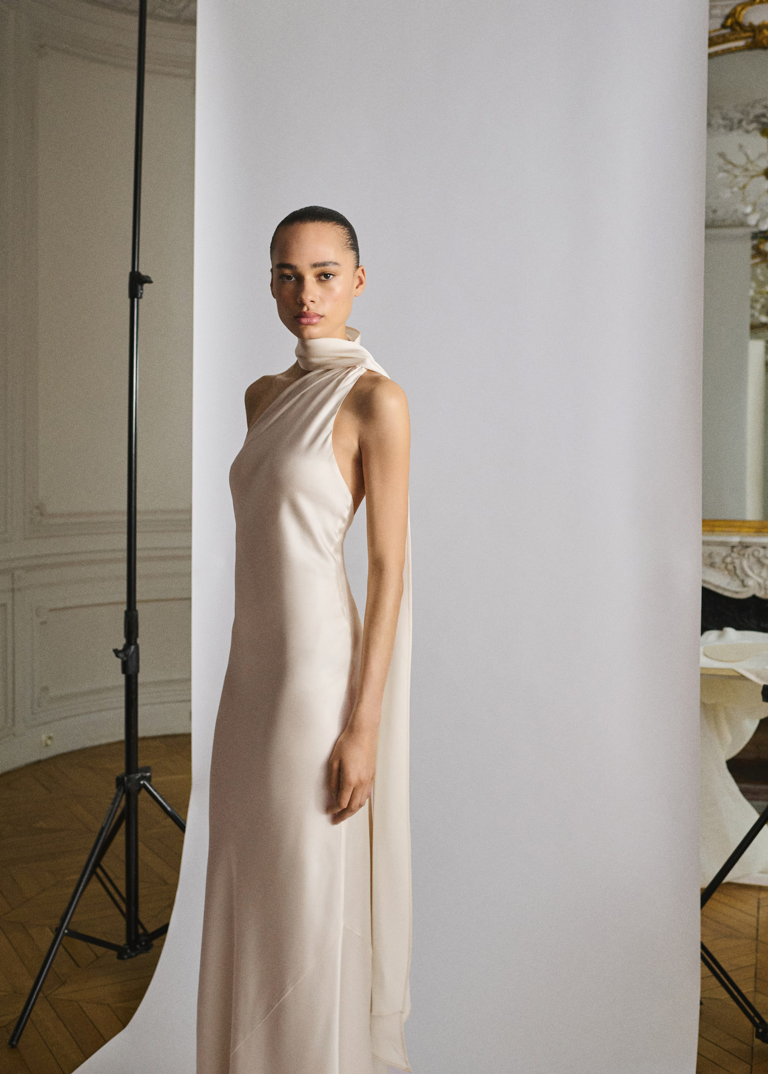 Asymmetrical bow-neck dress - Women | MANGO United Kingdom | MANGO (UK)