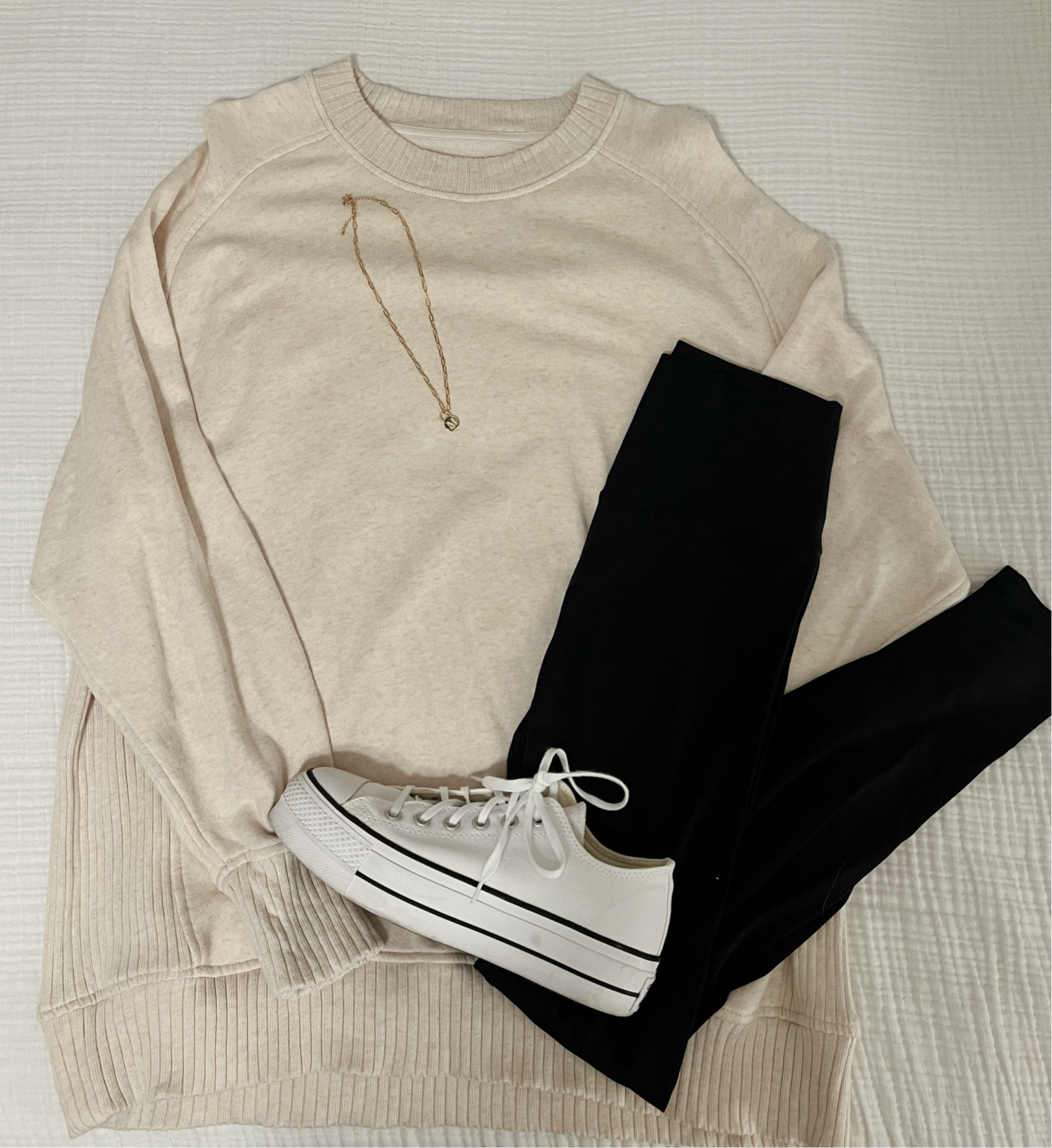 Cozy outfit, comfy outfit, casual outfit 

#LTKGiftGuide #LTKSeasonal #LTKfit
