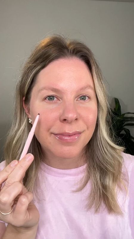 This is my go-to everyday undetectable eyeliner look. This is great for all eye shapes, especially hooded eyes! Give it a try and follow for more easy and everyday makeup!

Using @kulfi.beauty eyeliner, @thebkbeauty smudged brush and a brown shade from the @yslbeauty eyeshadow palette. 

#hoodedeyes #hoodedeyesmakeup #makeupformatureskin #everydaymakeuplook #makeupformaturewomen

#LTKFindsUnder50 #LTKVideo #LTKBeauty