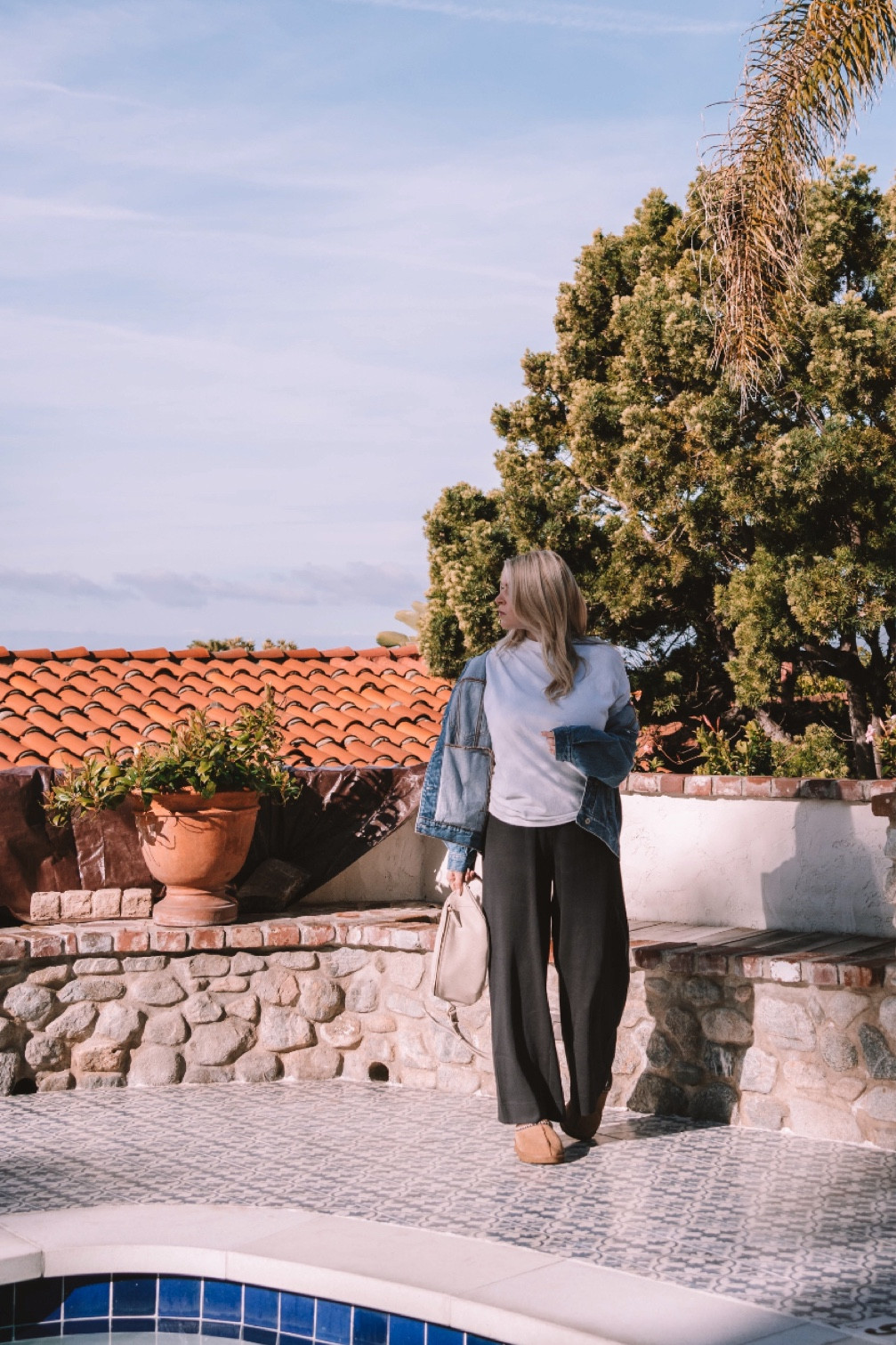 Poolside cozy look

#LTKSeasonal #LTKtravel #LTKfindsunder100
