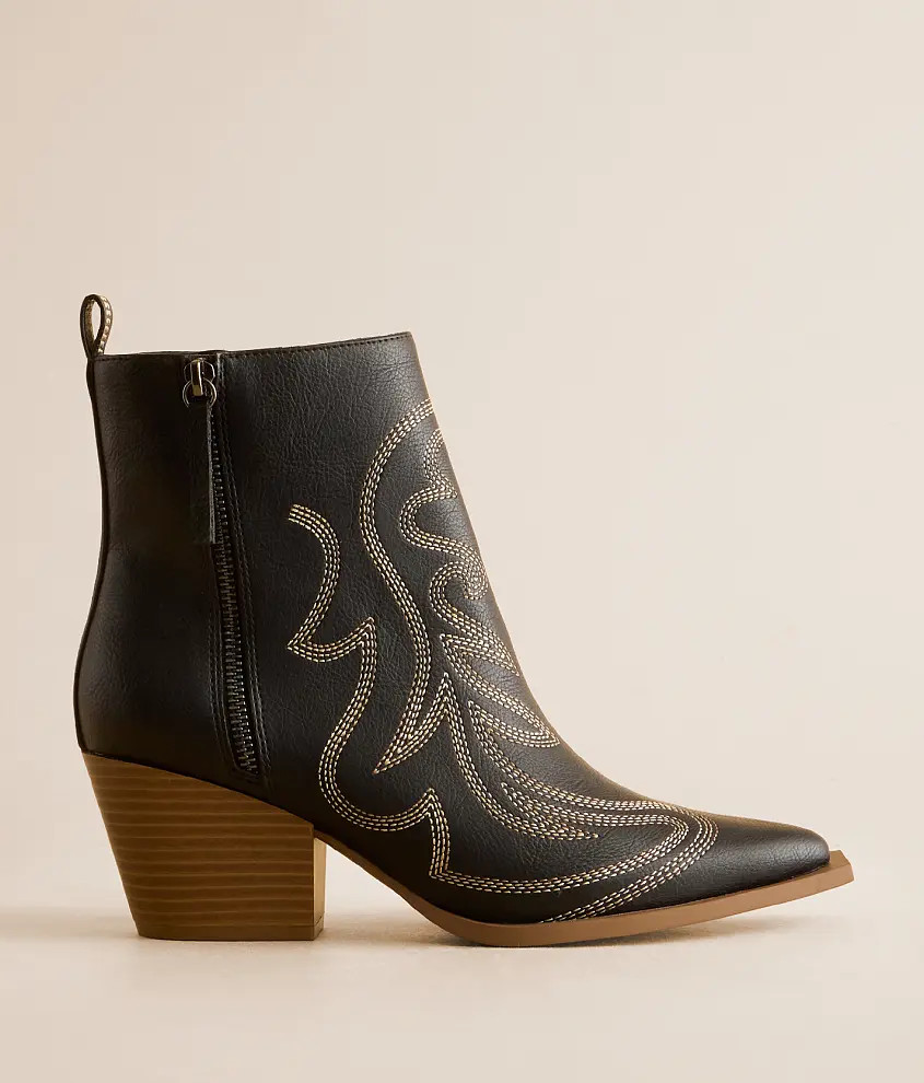Western Ankle Boot | Buckle