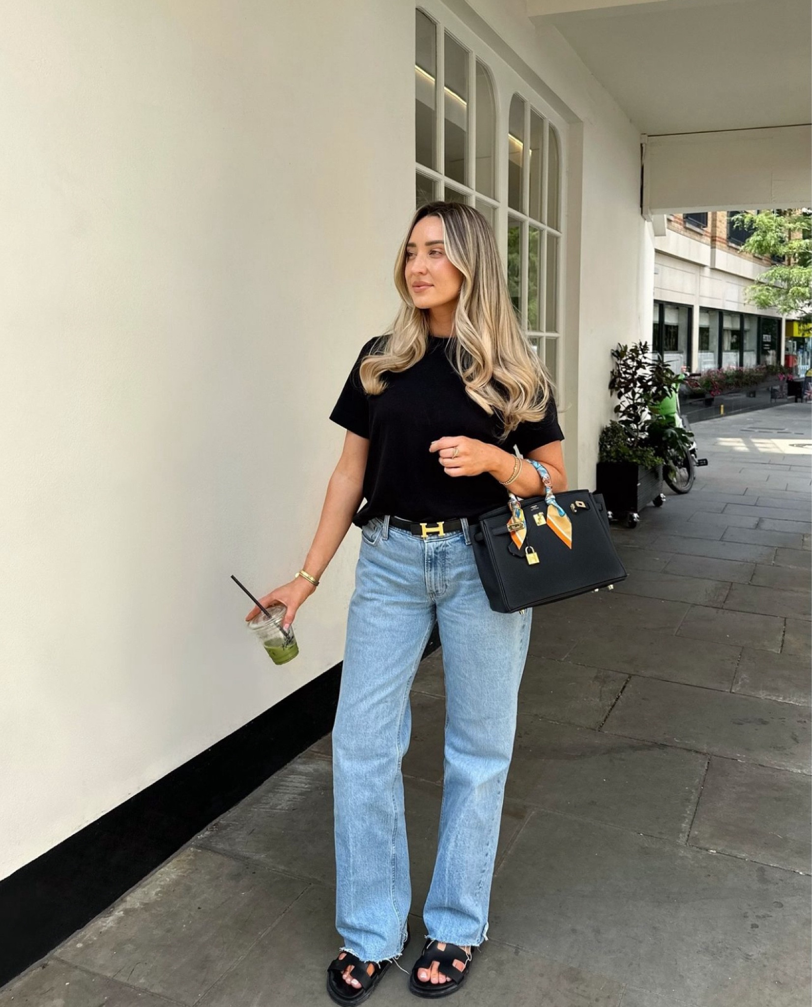 Summer in London ☀️ classic cos black tee, baggy blue jeans and Hermes black accessories, ultimate smart casual city look

#LTKsale #LTKsummer