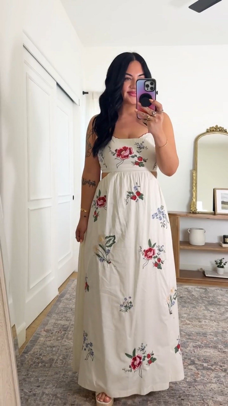 @abercrombie gorgeous bra-free maxi dress currently 20% off! wearing a size large

#LTKSaleAlert #LTKSeasonal #LTKootd