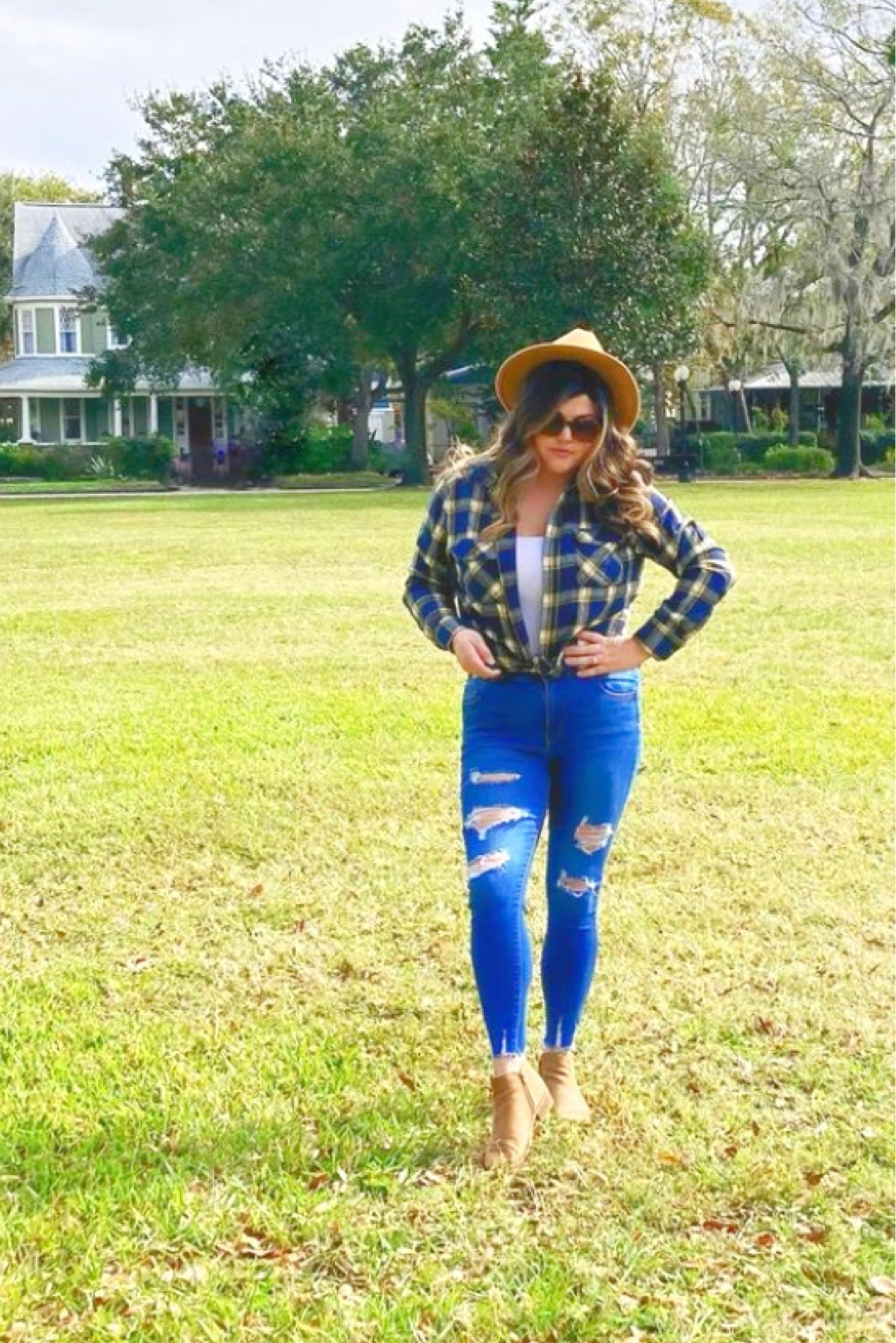 Having way too much fun with my hubby’s flannel shirt! Friendly reminder that men’s fashion pieces can sometimes be perfect for a look! 

#LTKfindsunder100 #LTKmidsize #LTKfindsunder50