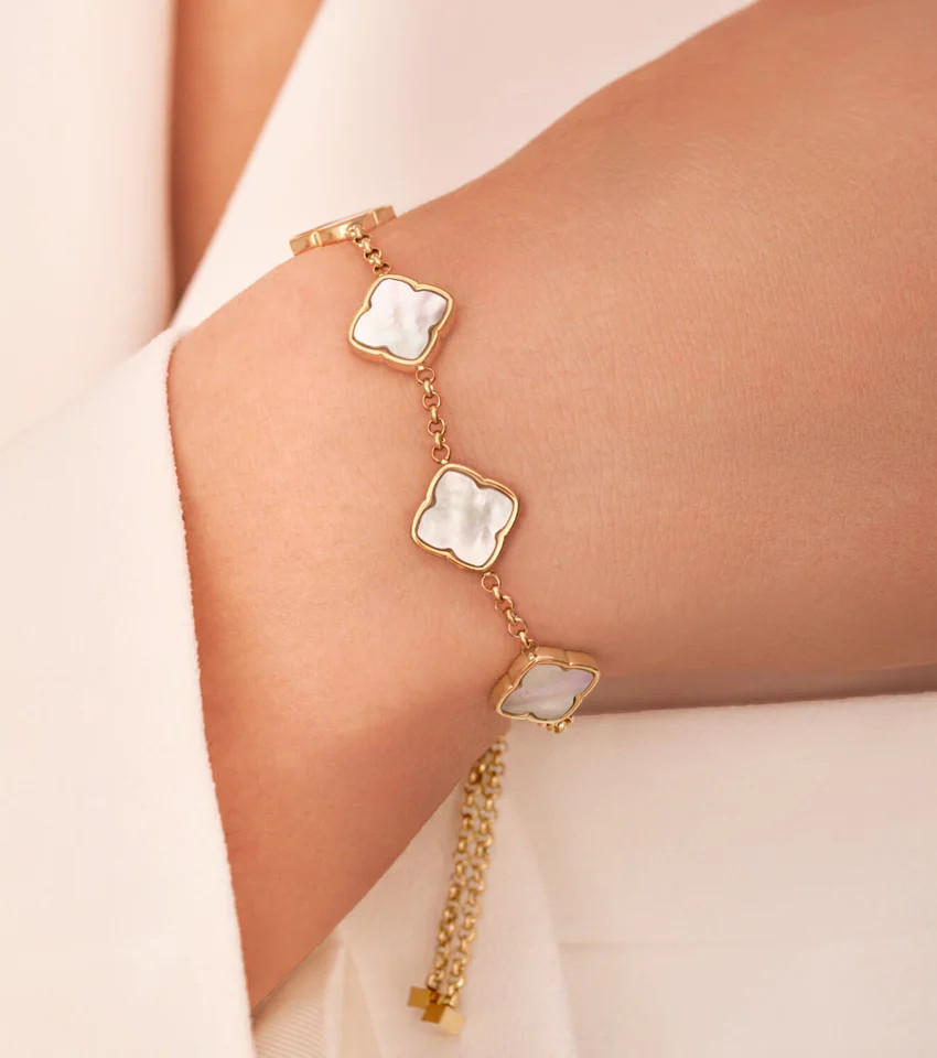 Multi Pearl Clover Bracelet (Gold) | Abbott Lyon