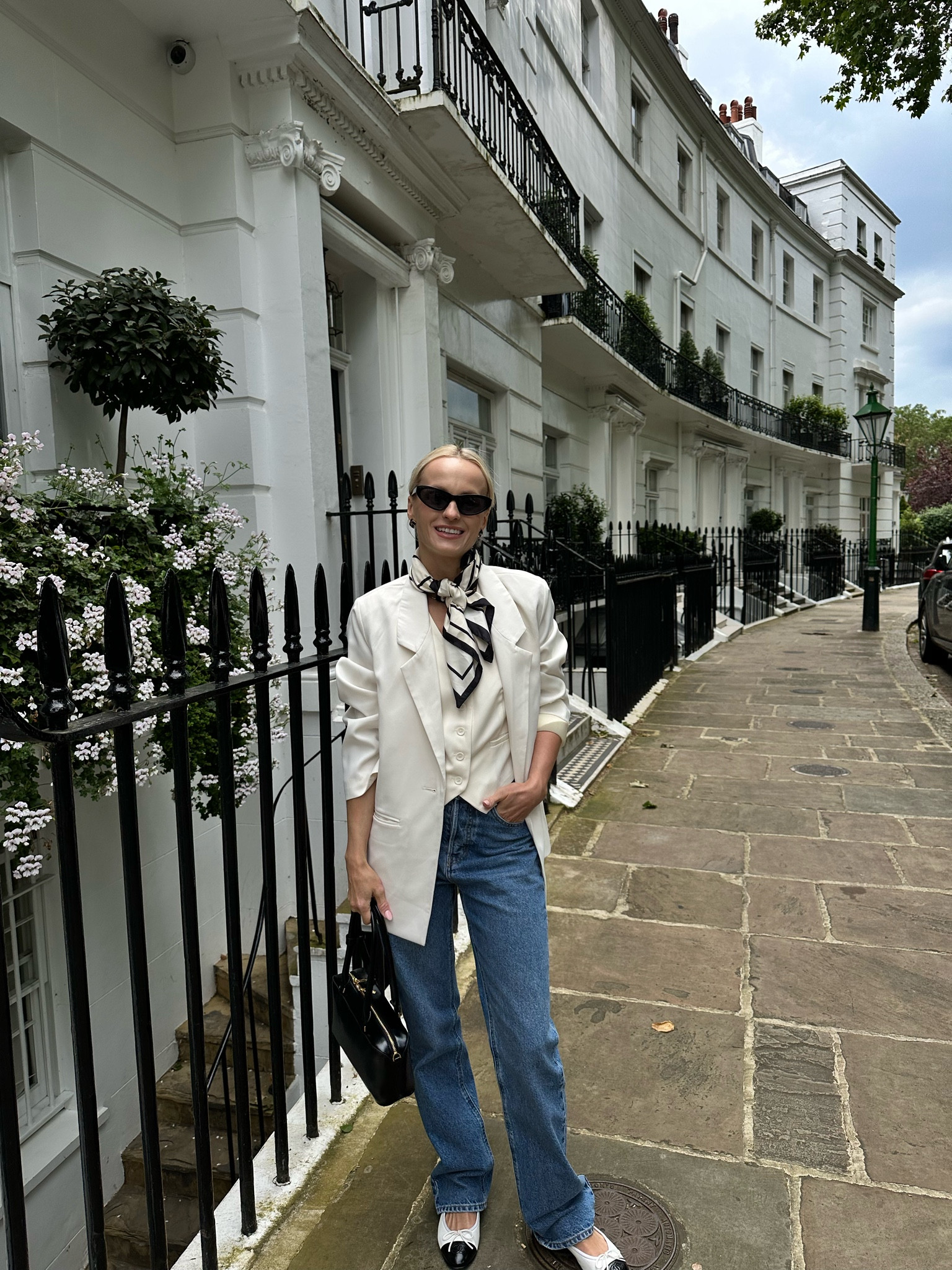 City casual classic look

Styled my favourite white waistcoat with a matching blazer and a pair of blue jeans for elegant everyday and business meetings look.

Le Specs cat eye black sunglasses, Mango scarf, Zara waistcoat and blazer, Revolve jeans, Charlies & Keith black bag, Chanel two tone ballet flats. 

#LTKstyletip #LTKsummer #LTKuk