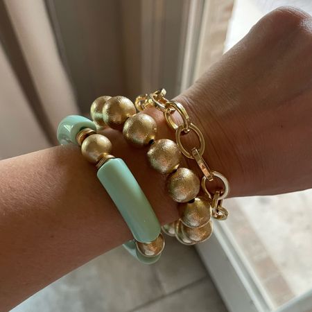 Like and comment “BRACELETS” to have all links sent directly to your messages. Okkkkkk I have the original of these and the amazon are spot on. So many cute variations and color combos ✨ 
.
#amazonfashion #amazonfinds #founditonamazon #amazonprime #bracelet #braceletstacks 

Follow my shop @julienfranks on the @shop.LTK app to shop this post and get my exclusive app-only content!

#liketkit #LTKstyletip #LTKfindsunder50 #LTKsalealert
@shop.ltk
https://liketk.it/4yiSf

#LTKstyletip #LTKsalealert #LTKfindsunder50