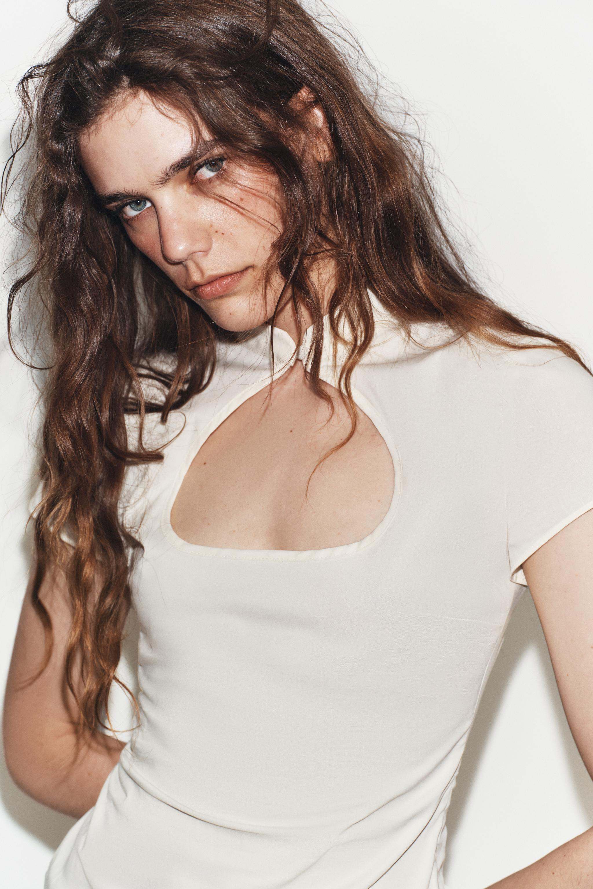 MANDARIN COLLAR VENTED TOP | Zara US