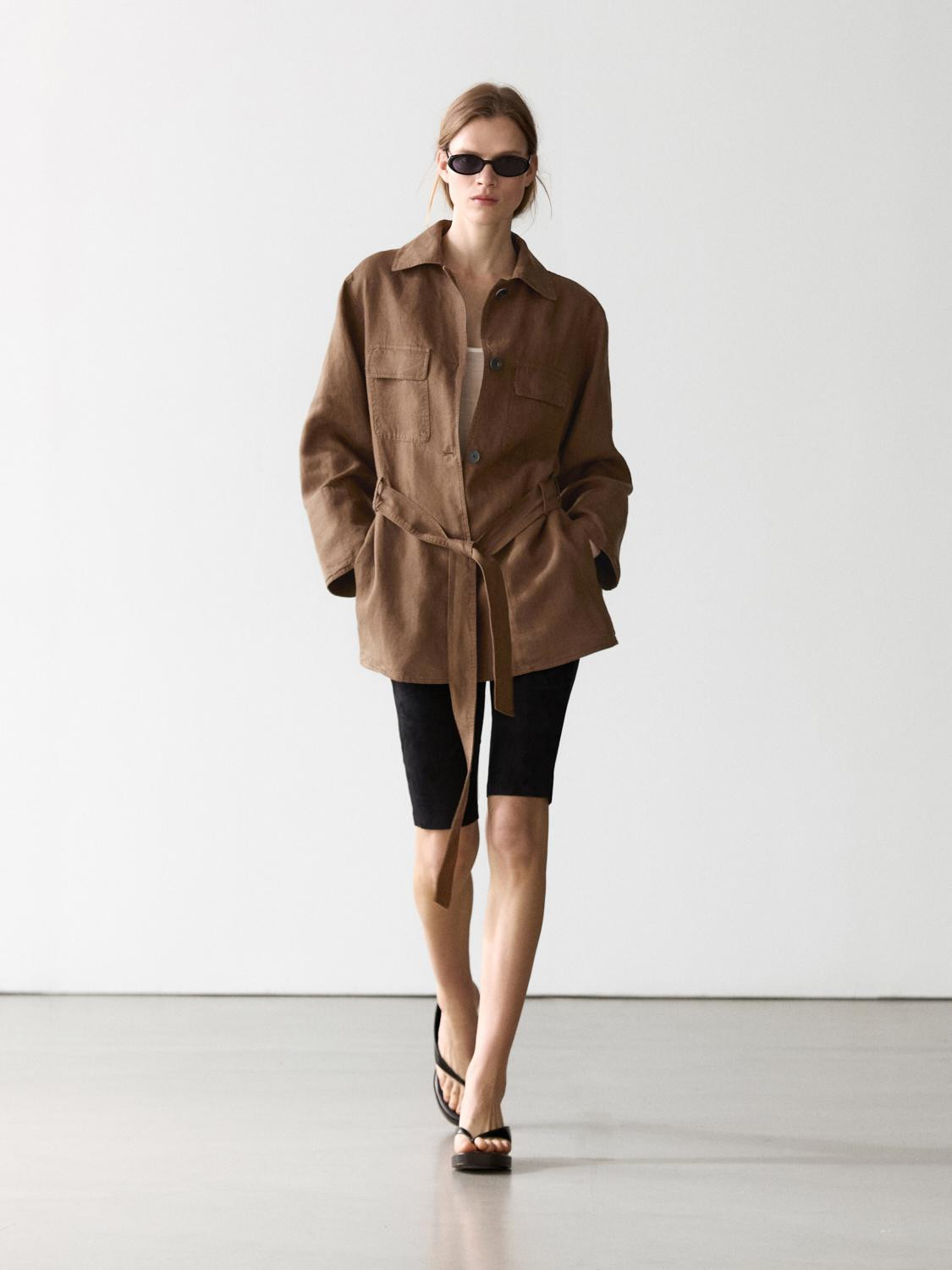 100% linen blazer with pockets and belt detail | Massimo Dutti US