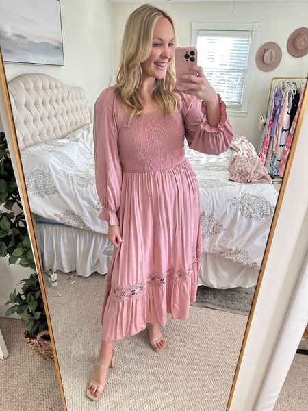 Love the lace trim detail on the long sleeve maxi! Perfect for family photos if it’s still going to be chilly where you’re located! I’m in a medium 

#LTKstyletip #LTKworkwear #LTKmidsize