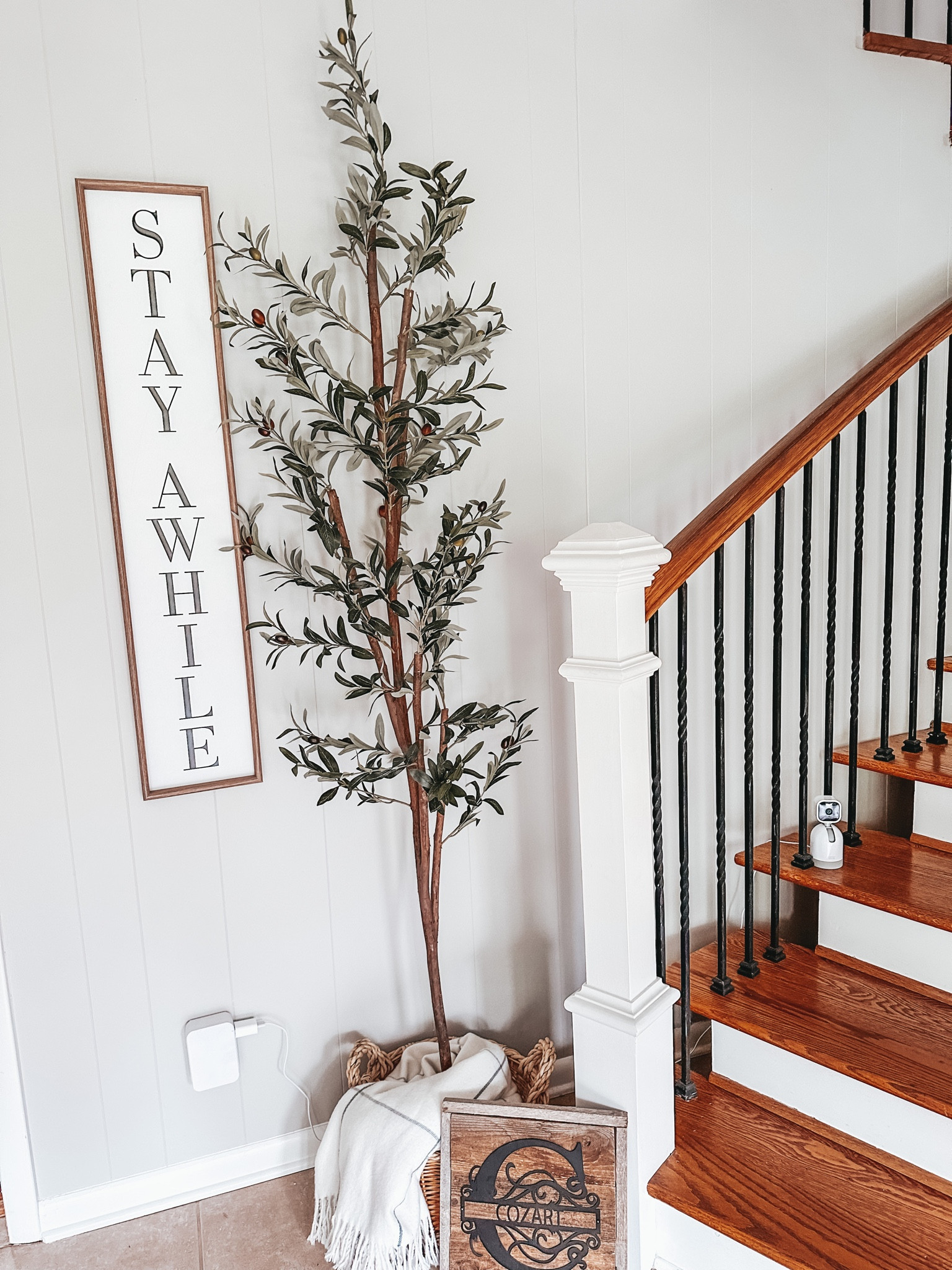 Simple and inviting entryway. #home #amazonhome #foyer #farmhouse

#LTKstyletip #LTKFind #LTKhome