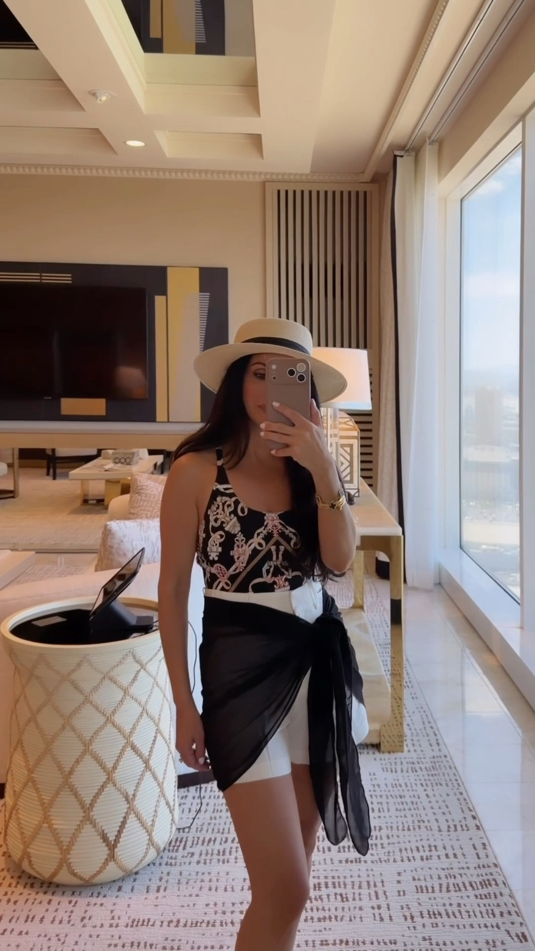 Las Vegas outfit recap 

Vacation style | Rita Salmo | petite fashion | Hermes | Pucci | Amazon fashion finds | H&M |

#LTKPetite #LTKOver40