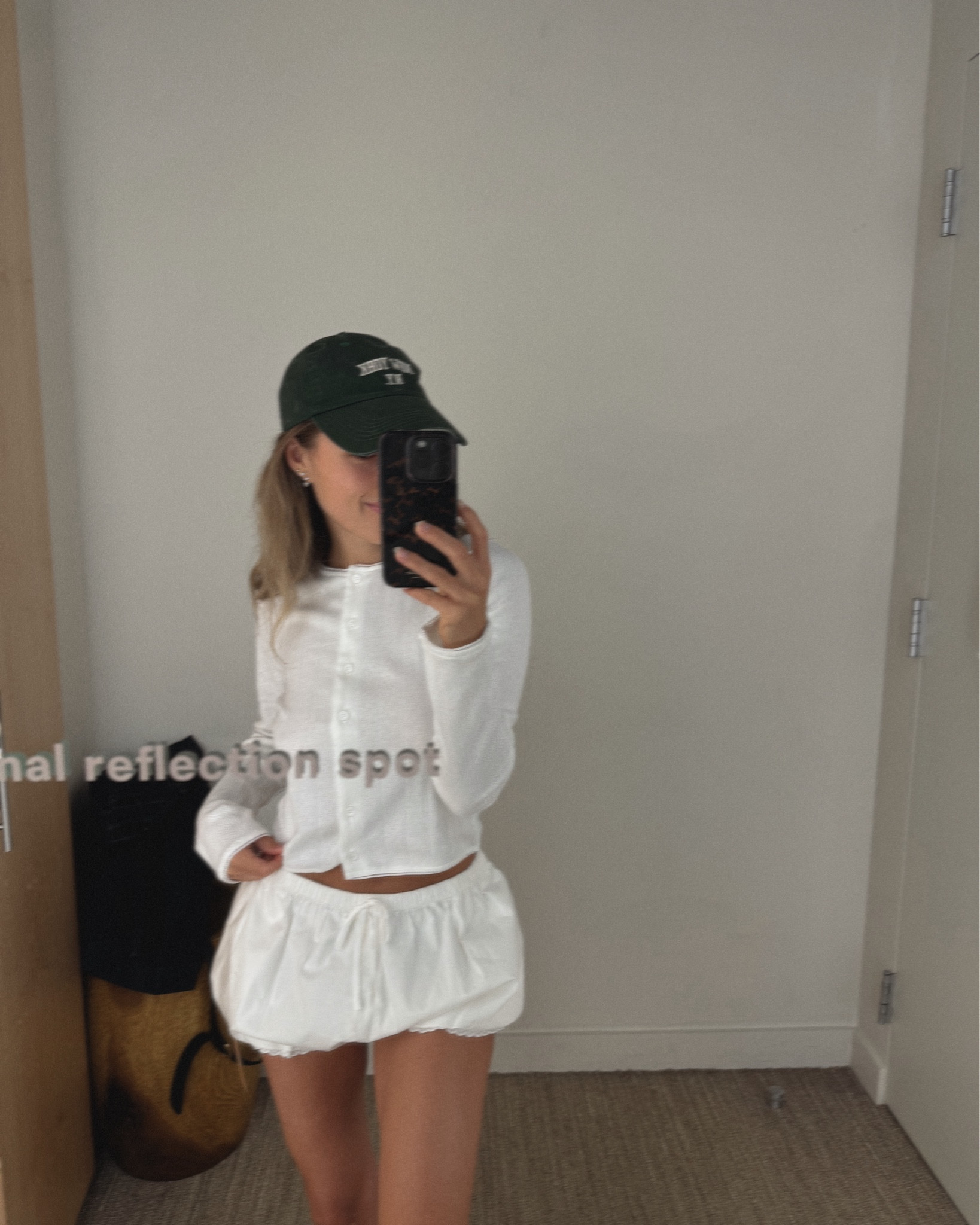 Bubble shorts 🤍🙊✨🤎 cutest pair I’ve found! I’m 5’-1” for ref and sized up for a more relaxed fit ! Wearing a size small here ☺️