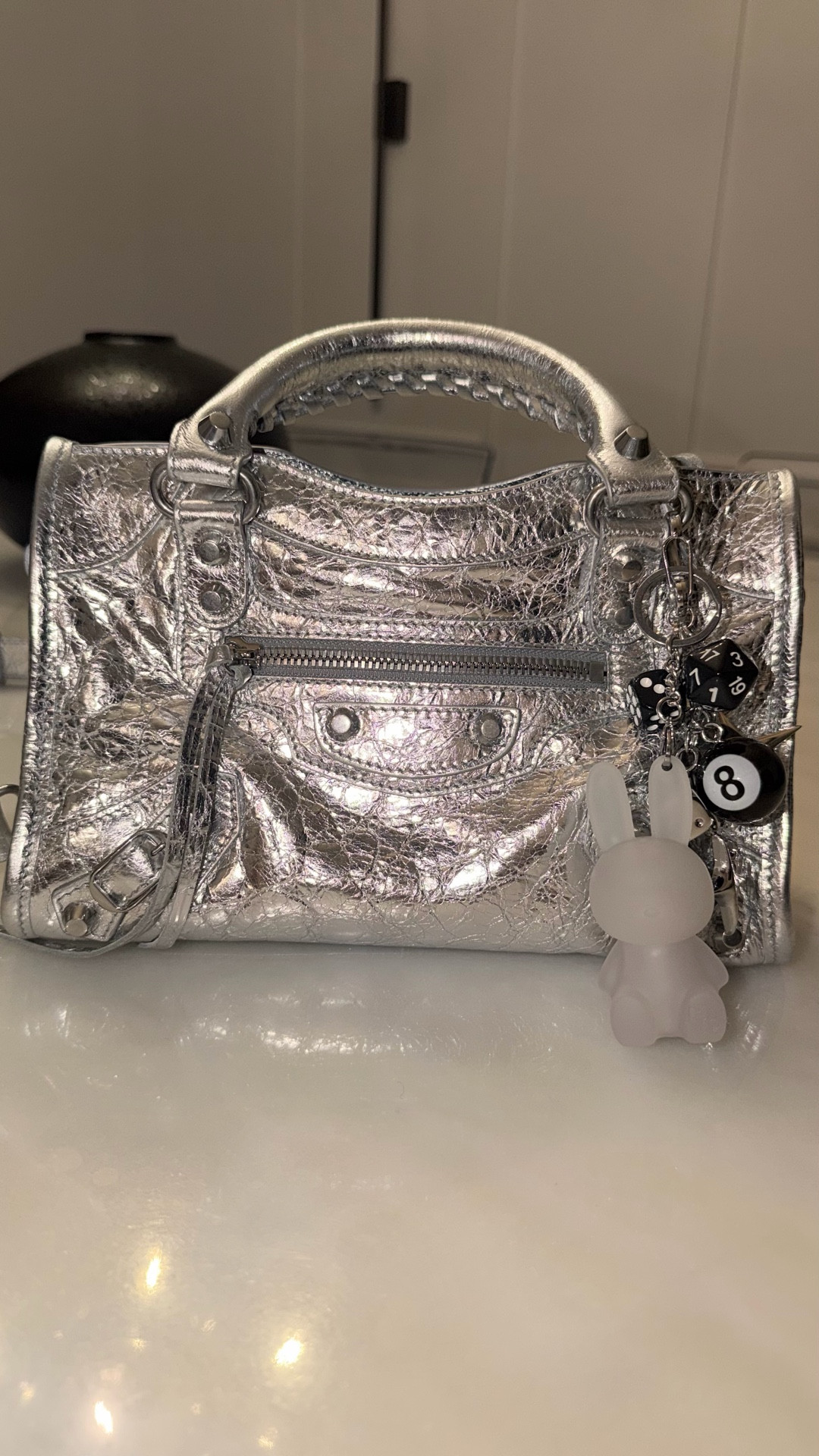 Bag charms are my current obsession. They’re the easiest way to make a bag feel more personal, and yes, the bear is also a lip gloss because function and style matter! Small details, big impact. Everything linked.

#bagcharms #bagaccessories #styledetails #everydayluxury #ltkfaves #ltklifestyle #fashiondetails #personalstyle #accessoryedit #ltkfashion

#LTKValentine #LTKootd #LTKU