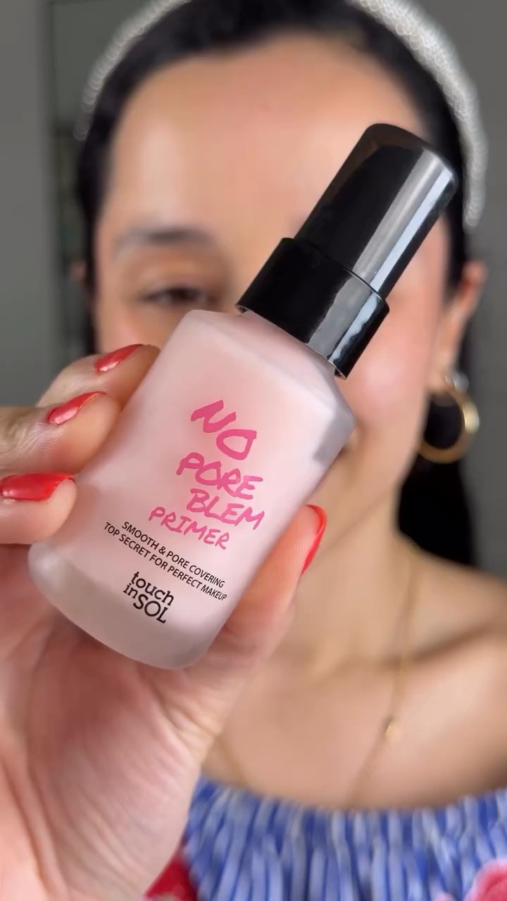 Blur it, smooth it, lock it in ✨
The ✨ Touch in Sol No Poreblem Primer ✨ for that soft-focus, poreless base. Lightweight, silky, and grips makeup all day,no filter needed 💖

@touchinsolus 

#touchinsol #kbeauty #noporeblemprimer #porelessskin #makeupbase