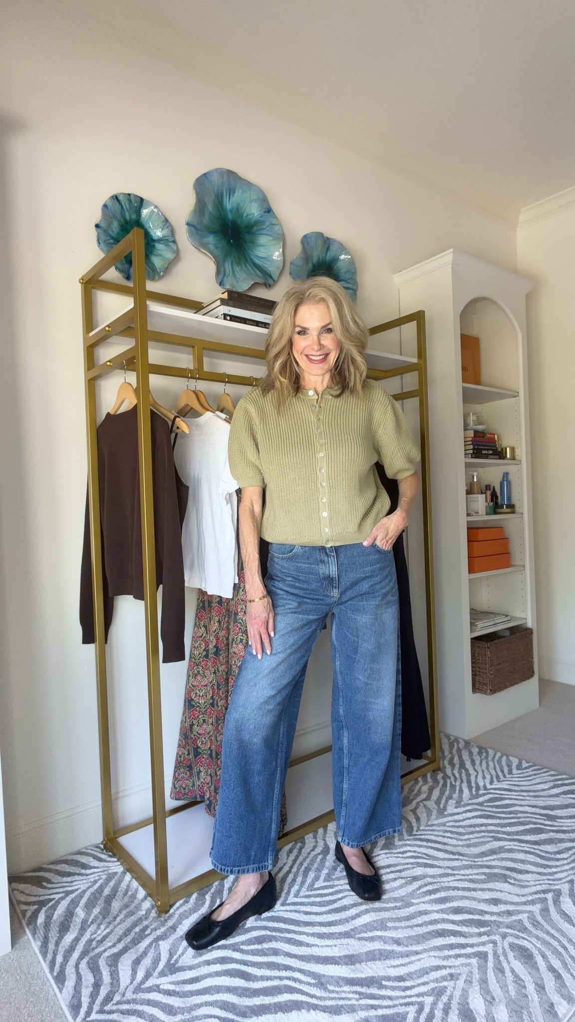 Love this combo for early fall! Size S top and 27 jeans

#LTKSeasonal #LTKOver40 #LTKootd