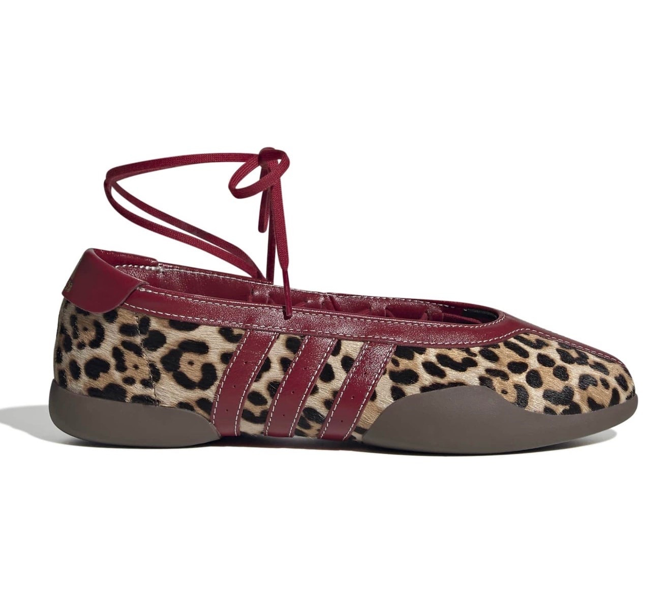 Loveeeeee these adidas!! I size down a half size in these

#LTKootd #LTKOver40