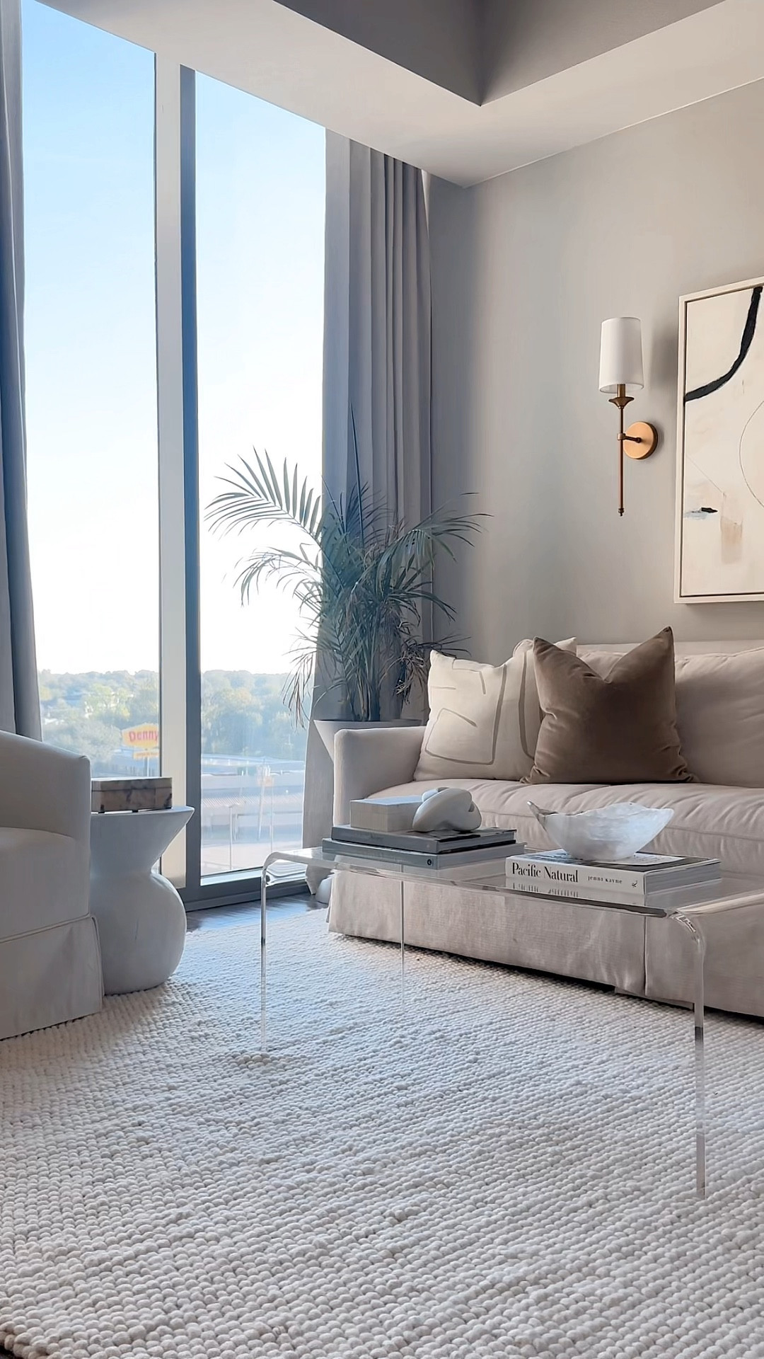 STUDIO APARTMENT <3 kept it light and airy to achieve an open feeling 🤍  #modernhome #neutralhome #studioapartment #chicdecor

#LTKHome