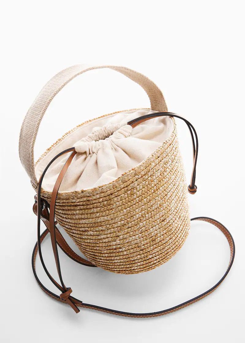 Natural fiber sack bag

Small. Natural fiber fabric. Bucket design. Inside bag. Short strap. Long re | MANGO (US)