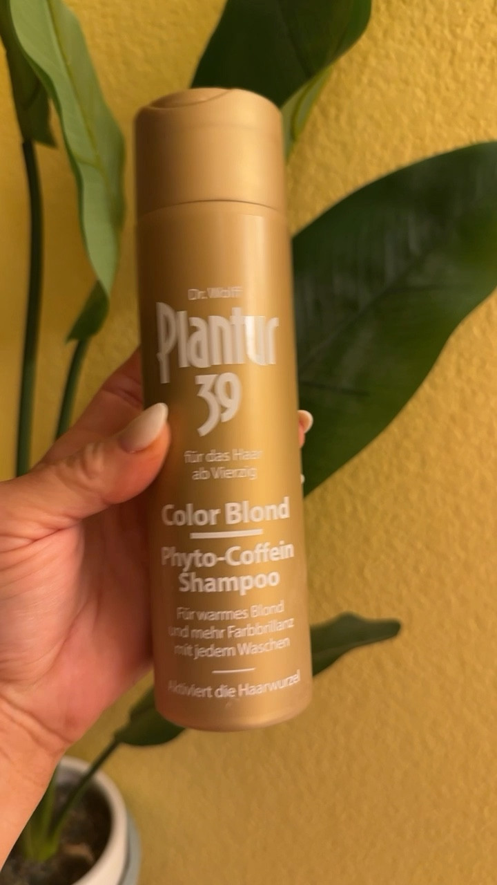 For a warmer blonde and a more intense color glow.

Characteristics:
Caffeine effect: Phytocaffeine complex activates hair roots and prevents hair loss (caused by hormonal changes)
The color effect: it covers the first strands of white hair, and the shade of blonde gradually becomes more radiant and brighter
The pigments accumulate on the surface of the hair, giving it an increasingly intense blond color with each wash.

Way of use:
apply to damp hair, massage gently, allow to act for 2 to 5 minutes, then rinse with plenty of water.

Recommendation:
After washing your hair with Plantur 39 Color Blonde Phyto-Caffeine Shampoo use Plantur 39 Color Blonde Hair Balm to enhance the color effect.

#LTKFind #LTKbeauty #LTKunder50