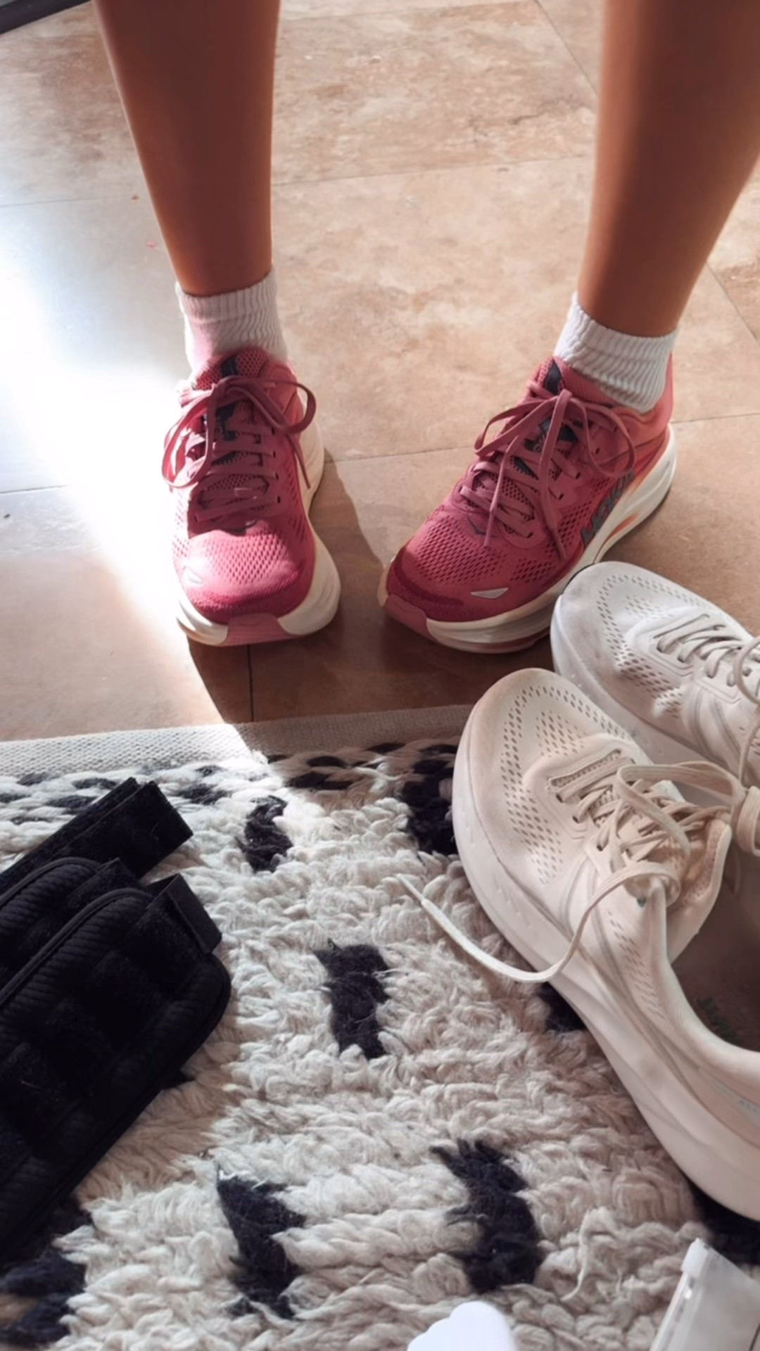 Morning walks with Hoka and my look alike hokas 
Love these support socks with arch from forme.
