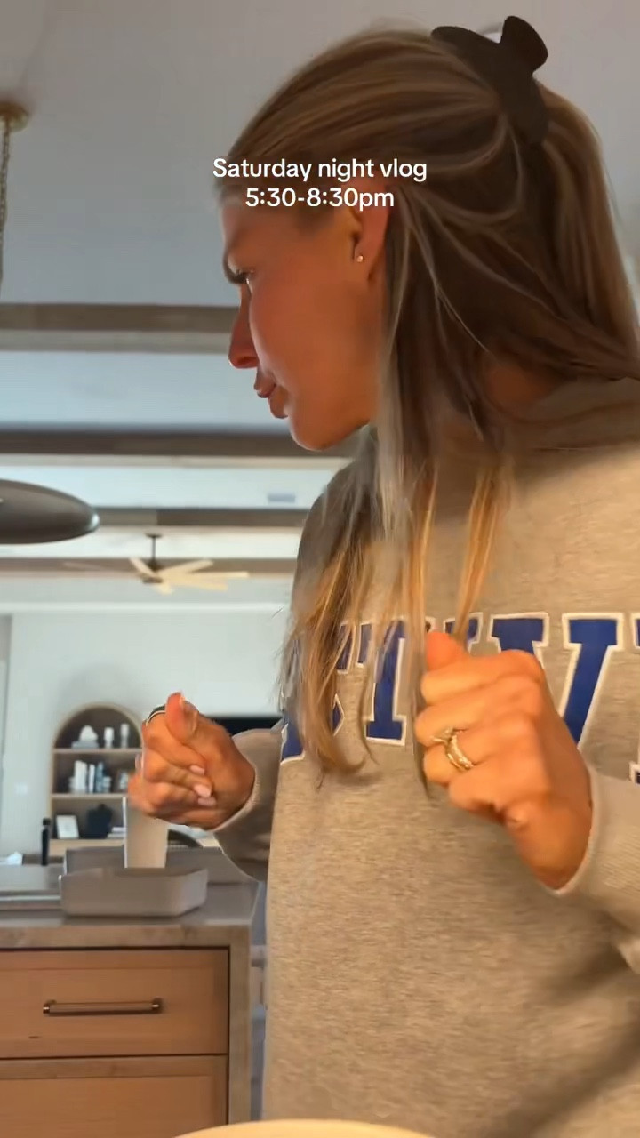 Saturday evening 🤍

#LTKselfcare #LTKdayinmylife #LTKootd