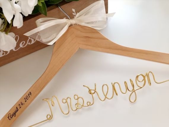 Personalized Wedding Hanger Wedding Hanger for Bride - Etsy | Etsy (US)