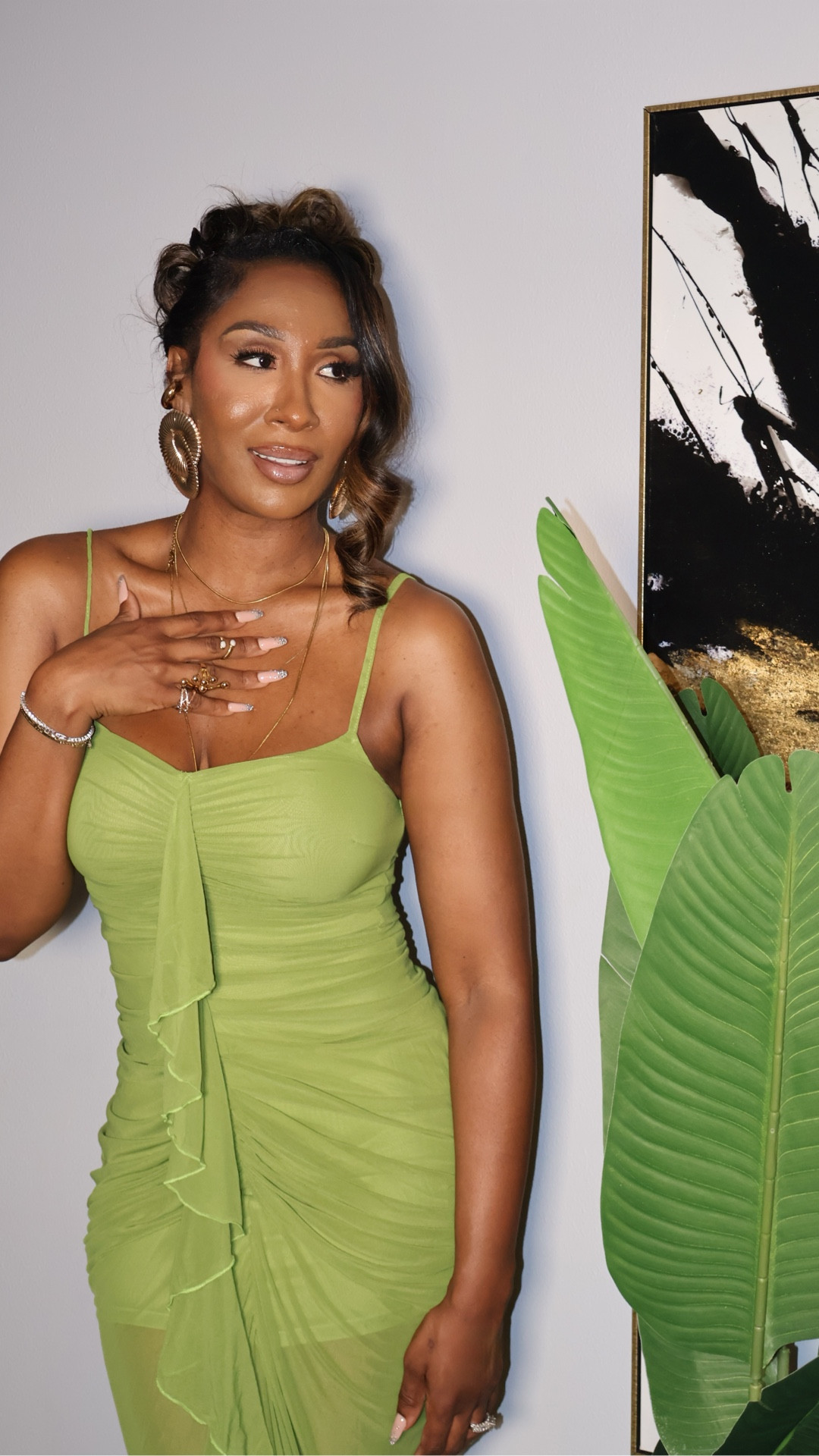 Get ready with me, we’re going to brunch with the girlsssss 💚