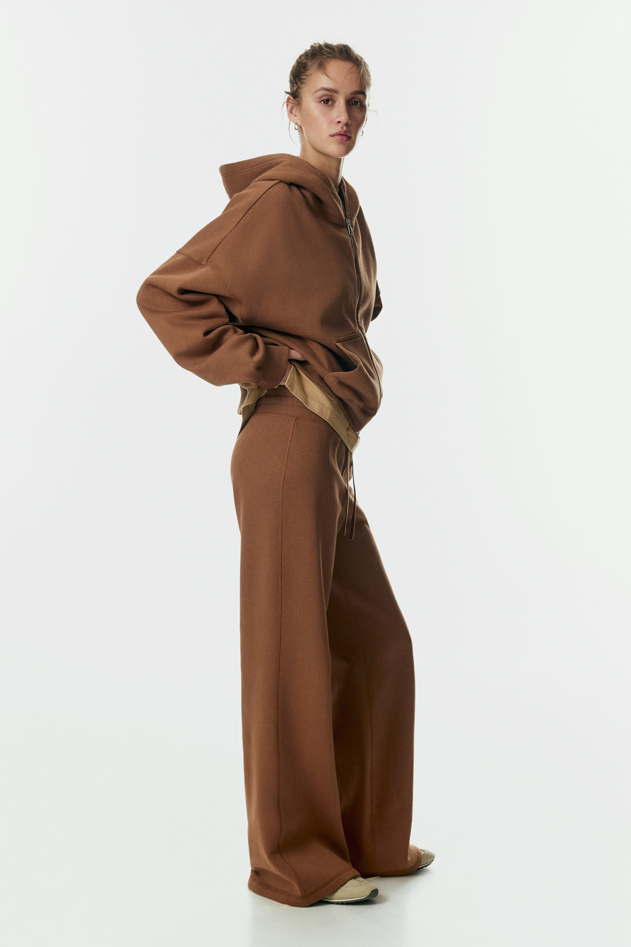 Flared sweatpants | H&M (UK, MY, IN, SG, PH, TW, HK)