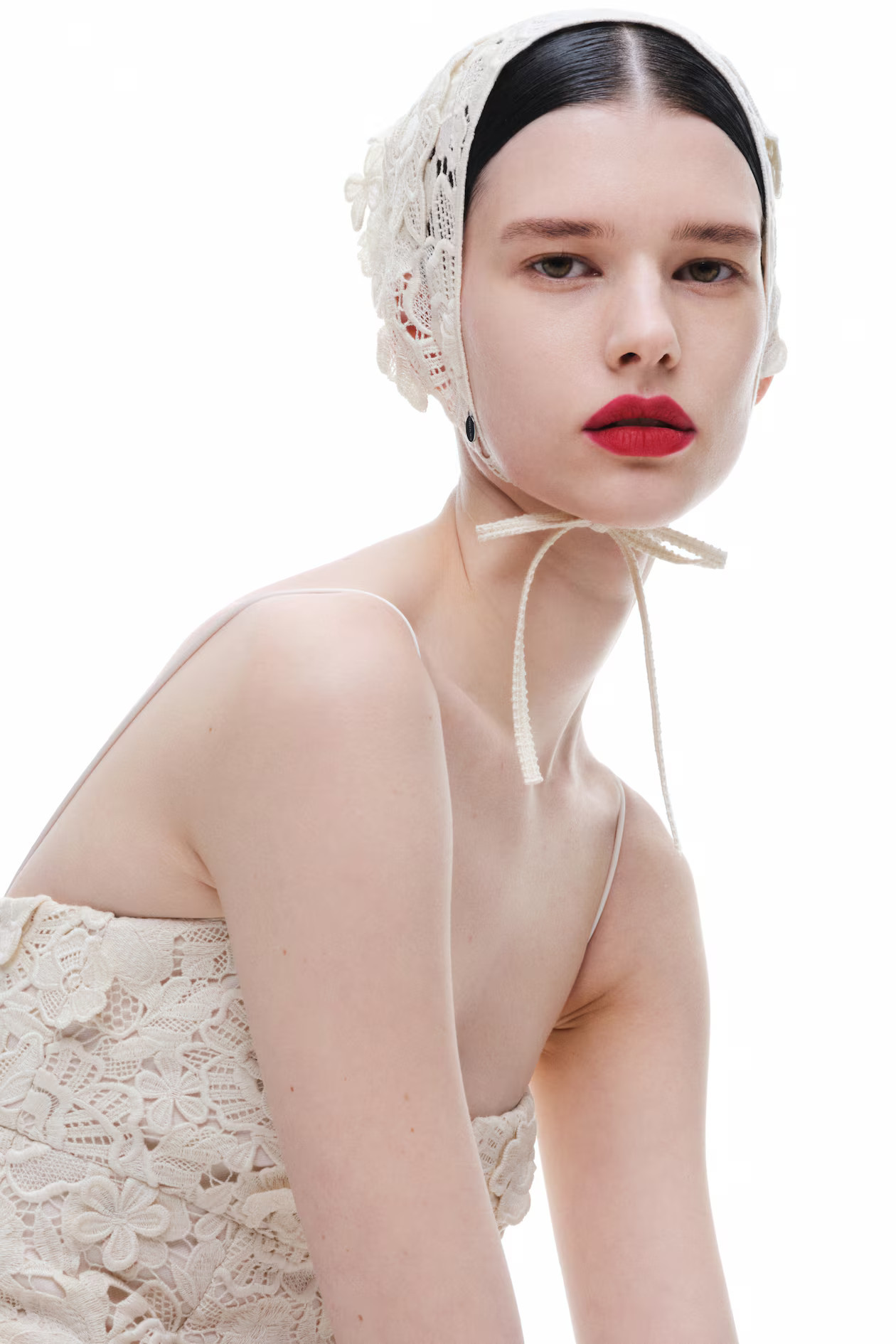 Floral-appliquéd lace triangle scarf | H&M (FR, IT, ES, PT, BE)