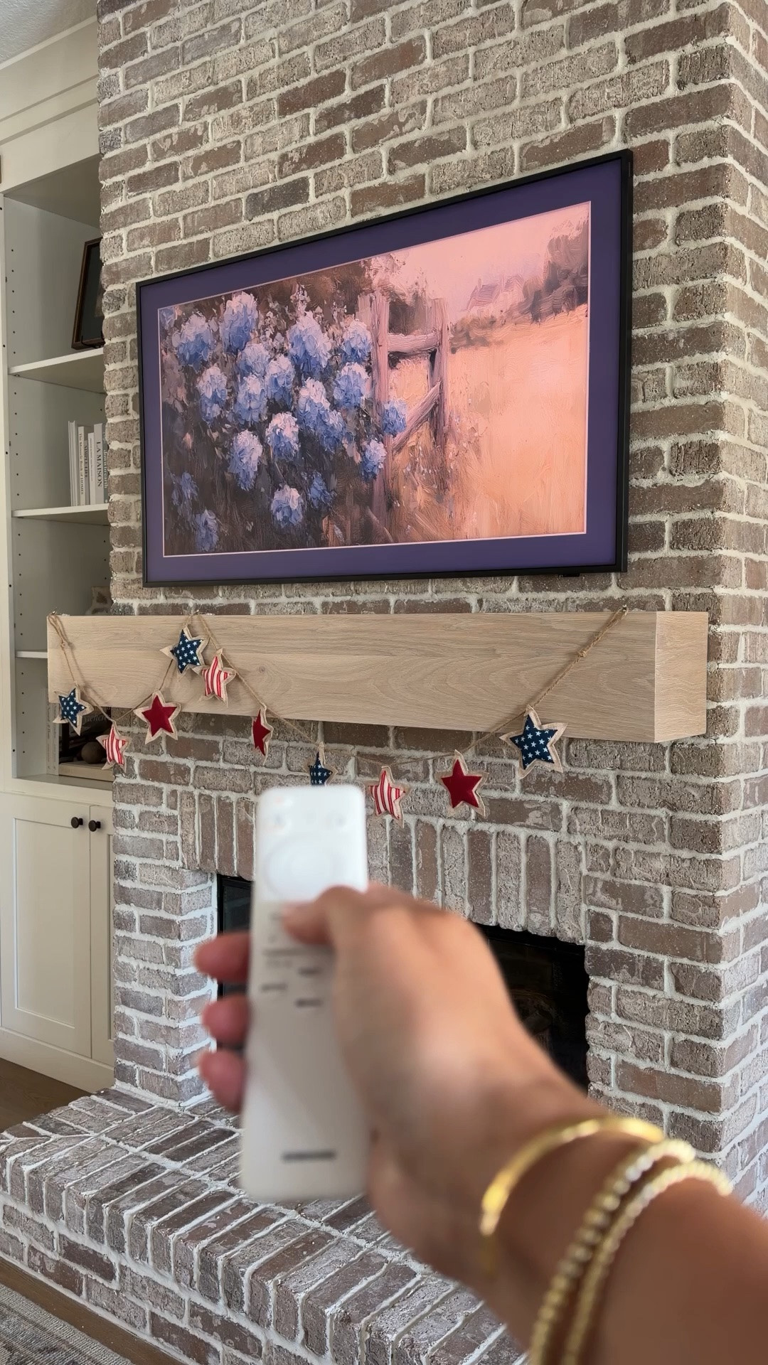 Last chance to save on Frame TV!! Currently still on SALE for Memorial Day 🤯🇺🇸

living room, fireplace, mantle, tv, frame tv, home decor, art, vintage, brick, family room

#LTKU #LTKHome #LTKSaleAlert