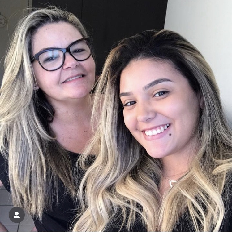 Dica de cuidados com cabelos descoloridos. Não pode faltar o óleo oil reflectios light. Use diariamente e não pesa 

#LTKbeauty