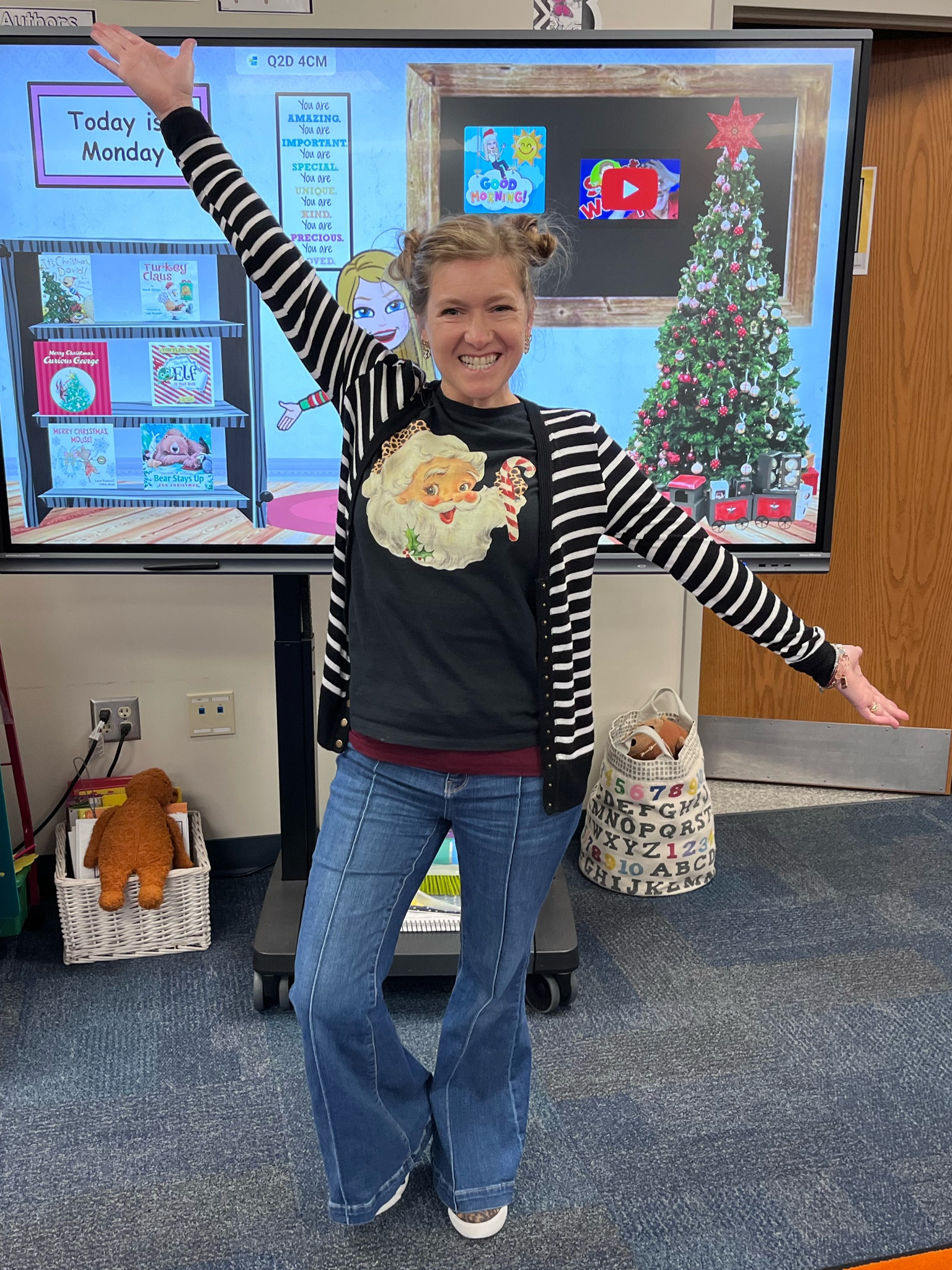 Who doesn’t love a vintage Santa with a touch of animal print!  Every outfit needs a little leopard print!  

#LTKunder100 #LTKHoliday #LTKworkwear