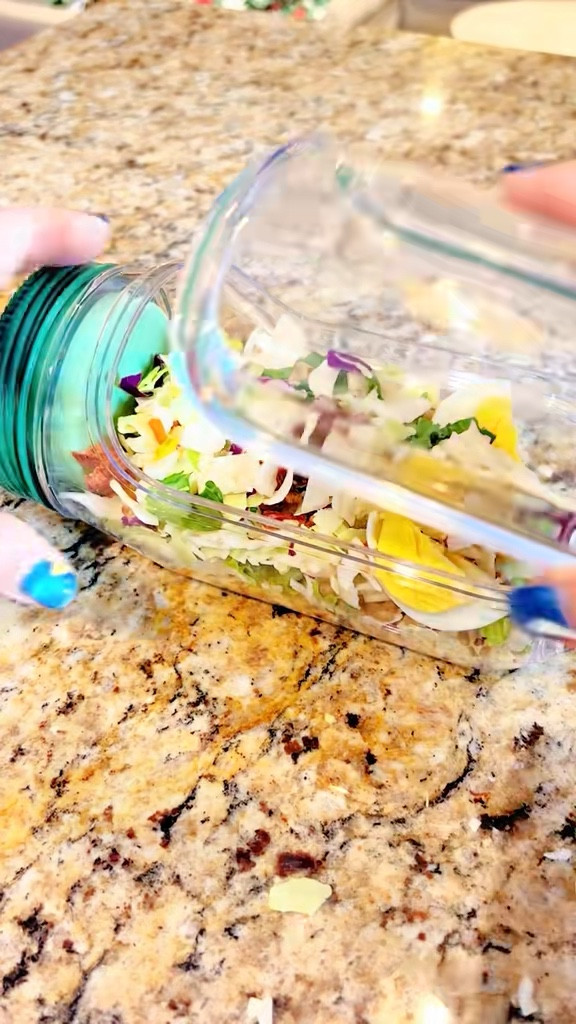 Take a Salad On The Go! No Soggy lettuce here! Open it up and reach the salad like a bowl! 

#LTKmomlife #LTKHome #LTKfoodie