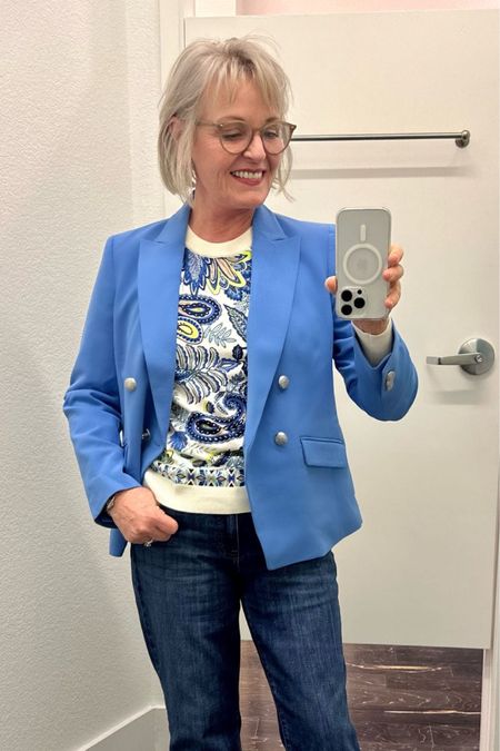 I am loving this tailored stretch double breasted blazer from Talbots. I’m a big fan of their stretch blazers for comfort, and for the ease of packing . It comes in an indigo blue as well. I styled it with their crewneck sweater in this fun Paisley print.

#Talbots #TalbotsFashion #Fashion #Fashion #Fashionover50 #Fashionover60 #Blazer 

#LTKstyletip #LTKSeasonal #LTKover40