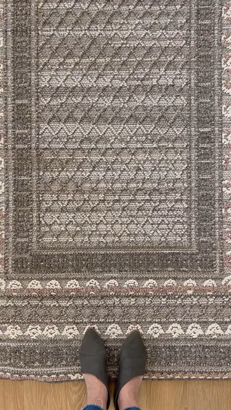 Neutral Loloi outdoor/indoor rug with beautiful texture and color in gray, taupe and ivory. 

#LTKfindsunder100 #LTKhome #LTKSeasonal