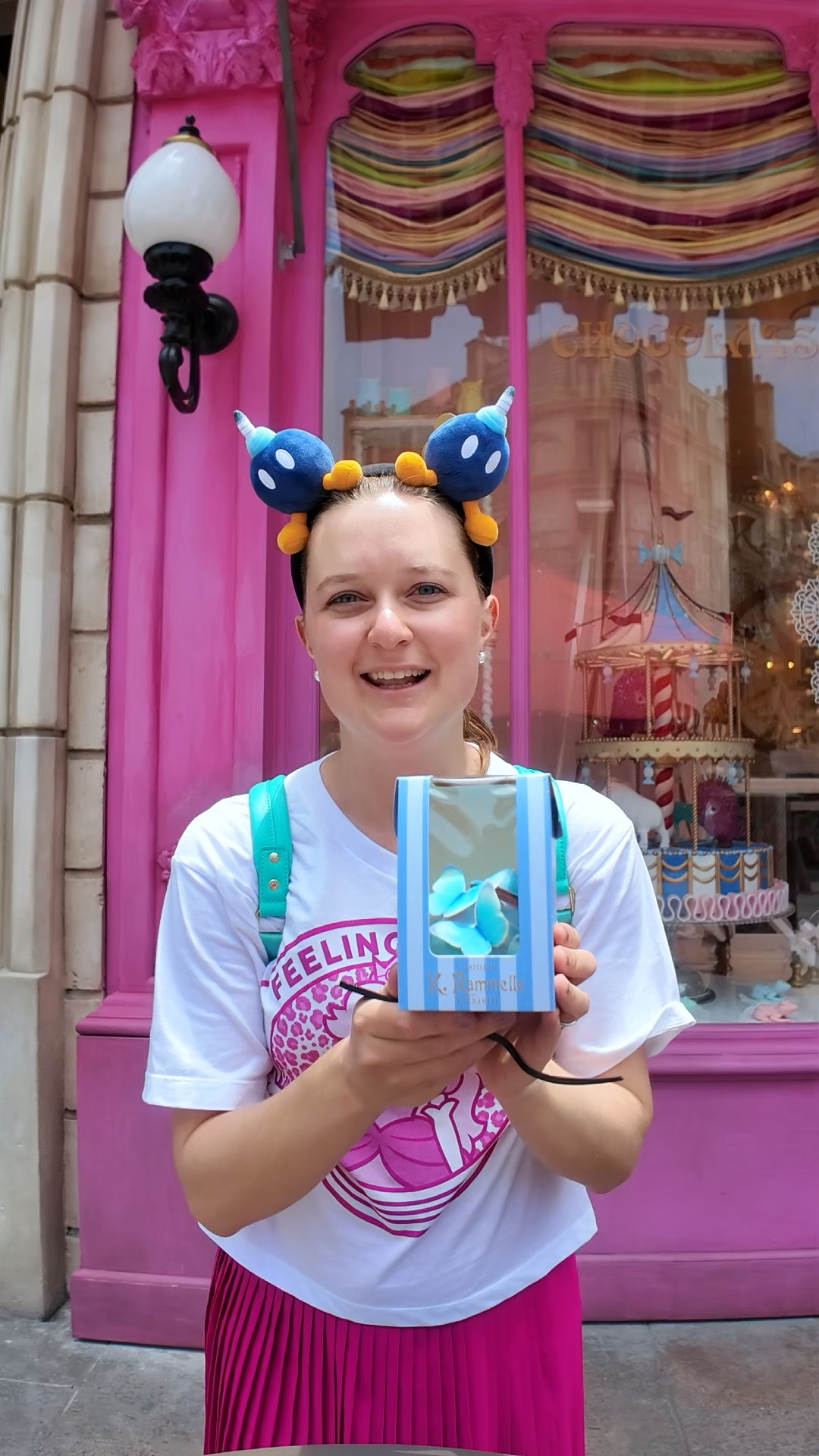 Outfit I wore to Epic Universe! This video is a food review I did in the ministry of magic while wearing a Princess Peach inspired outfit! This outfit is great for Super Nintendo World and the Harry Potter Honeydukes Loungefly was great for the sweet shop we visited ! 

7/12/25

#LTKTravel #LTKFindsUnder100 #LTKItBag