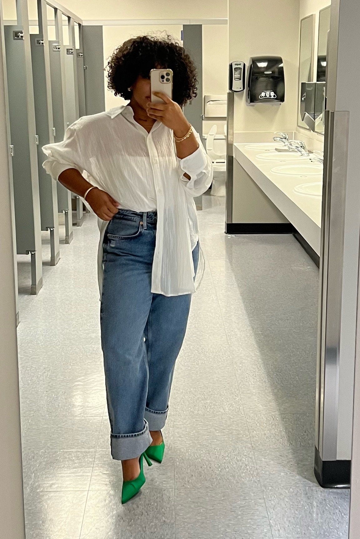 White button up and green shoes 

#LTKstyletip #LTKworkwear