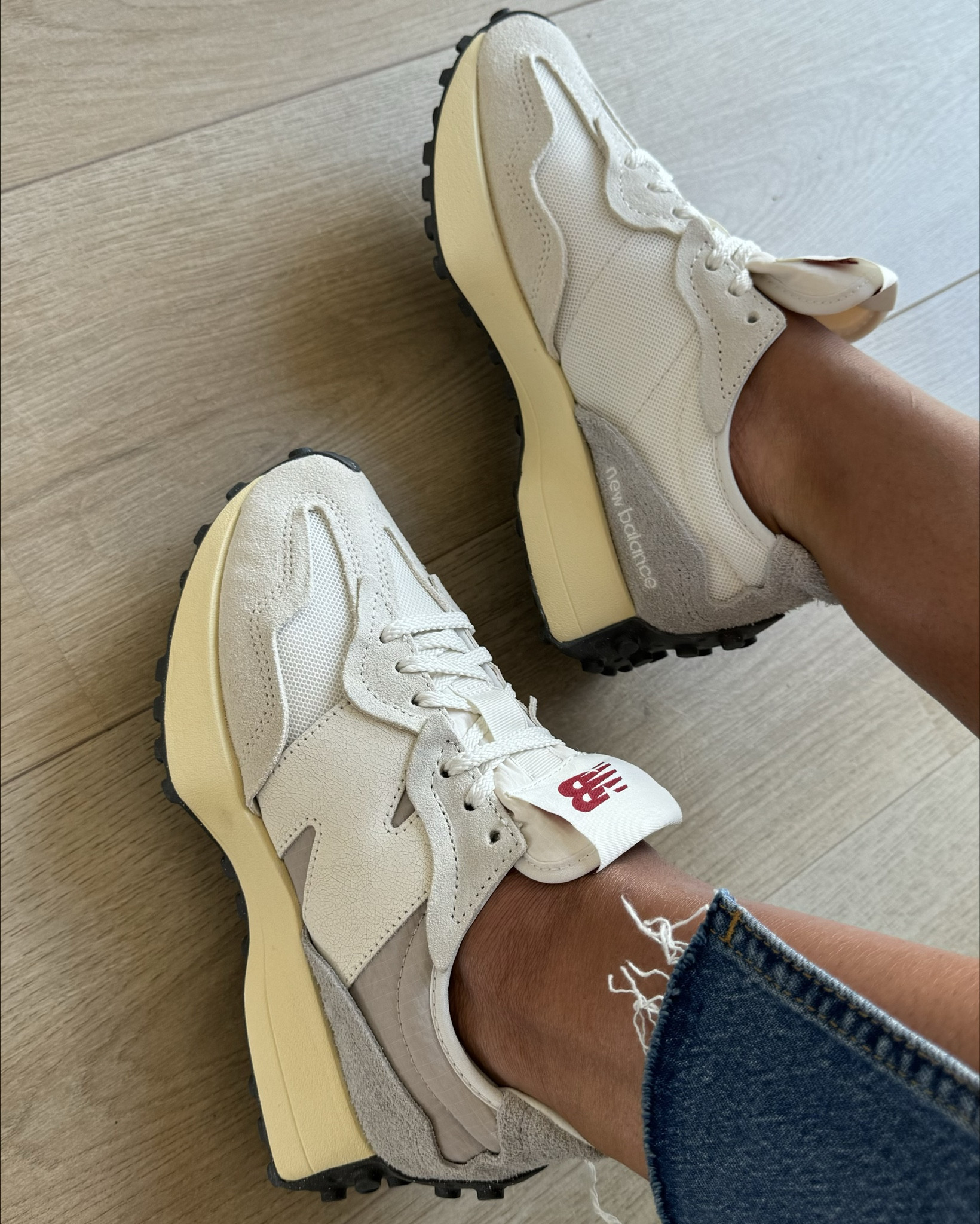 New balance 327 sneakers, #nb trainers, 👟 new balance summer sale #summersale #sale 

Size 37, normally my sneaker size is 36,5 
Comfortable, love the fit, a bit platform, would definitely recommend this model! 

#LTKnederlands #LTKshoes