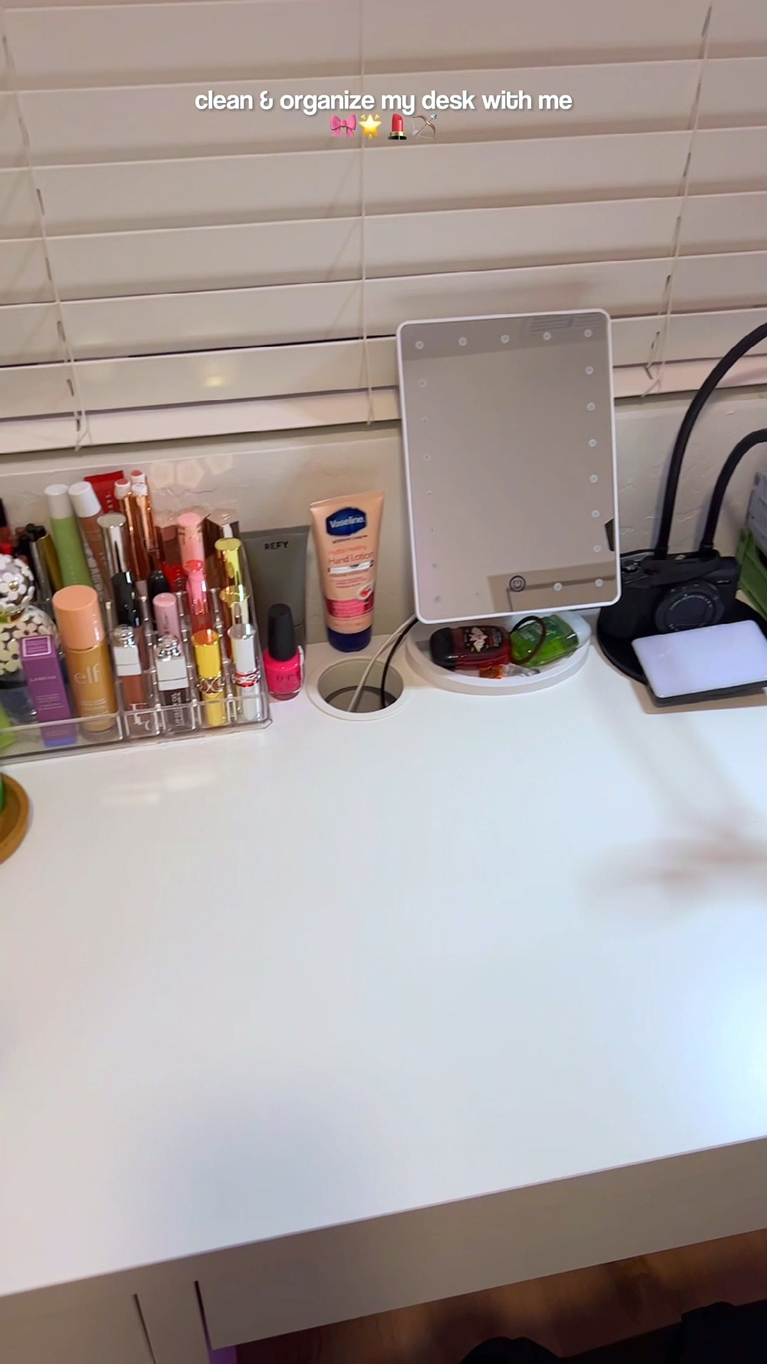 clean & organize my desk with me 🎀🌟

#LTKbeauty #LTKsalealert #LTKstyletip